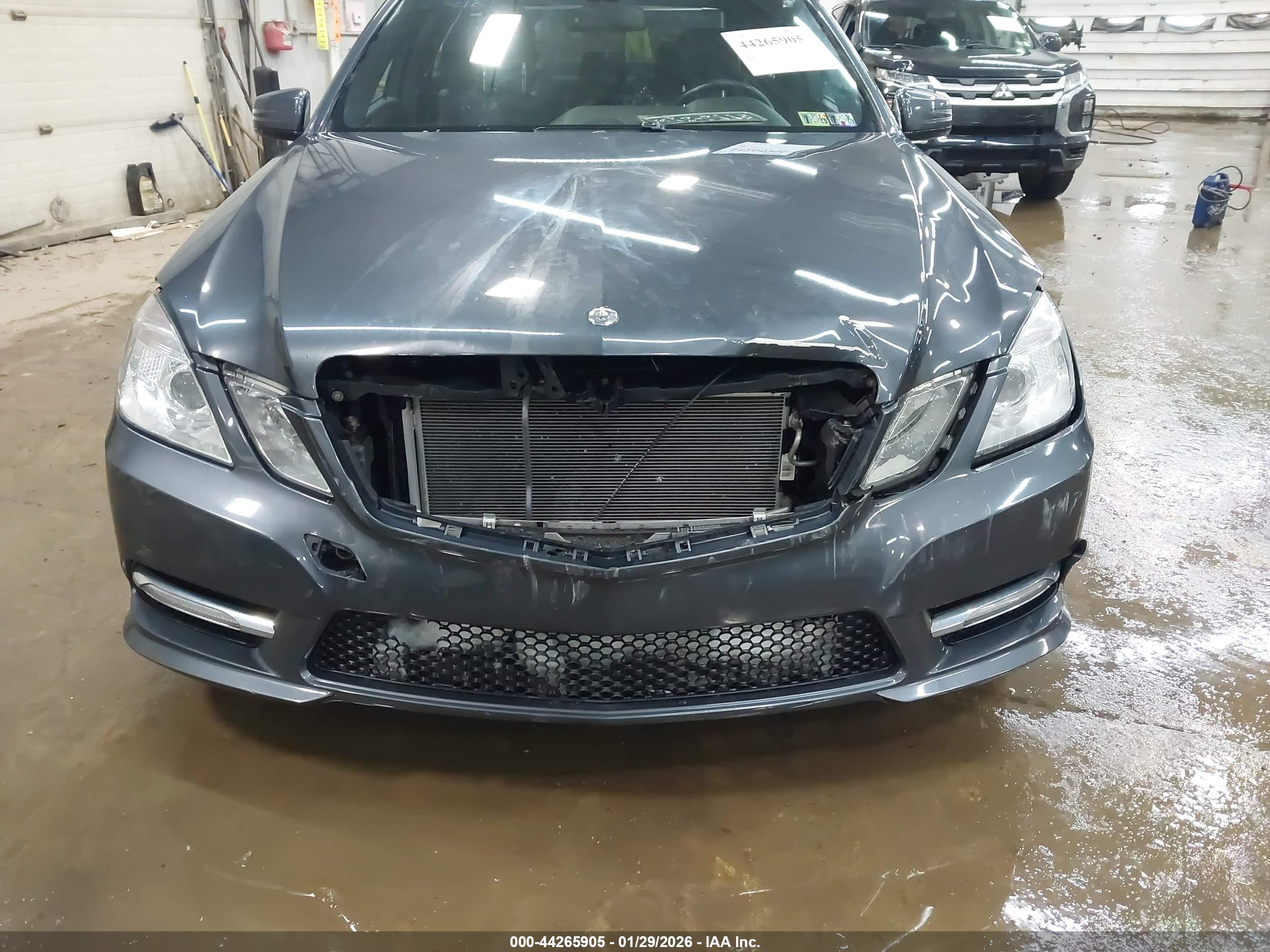 MERCEDES-BENZ E image 6