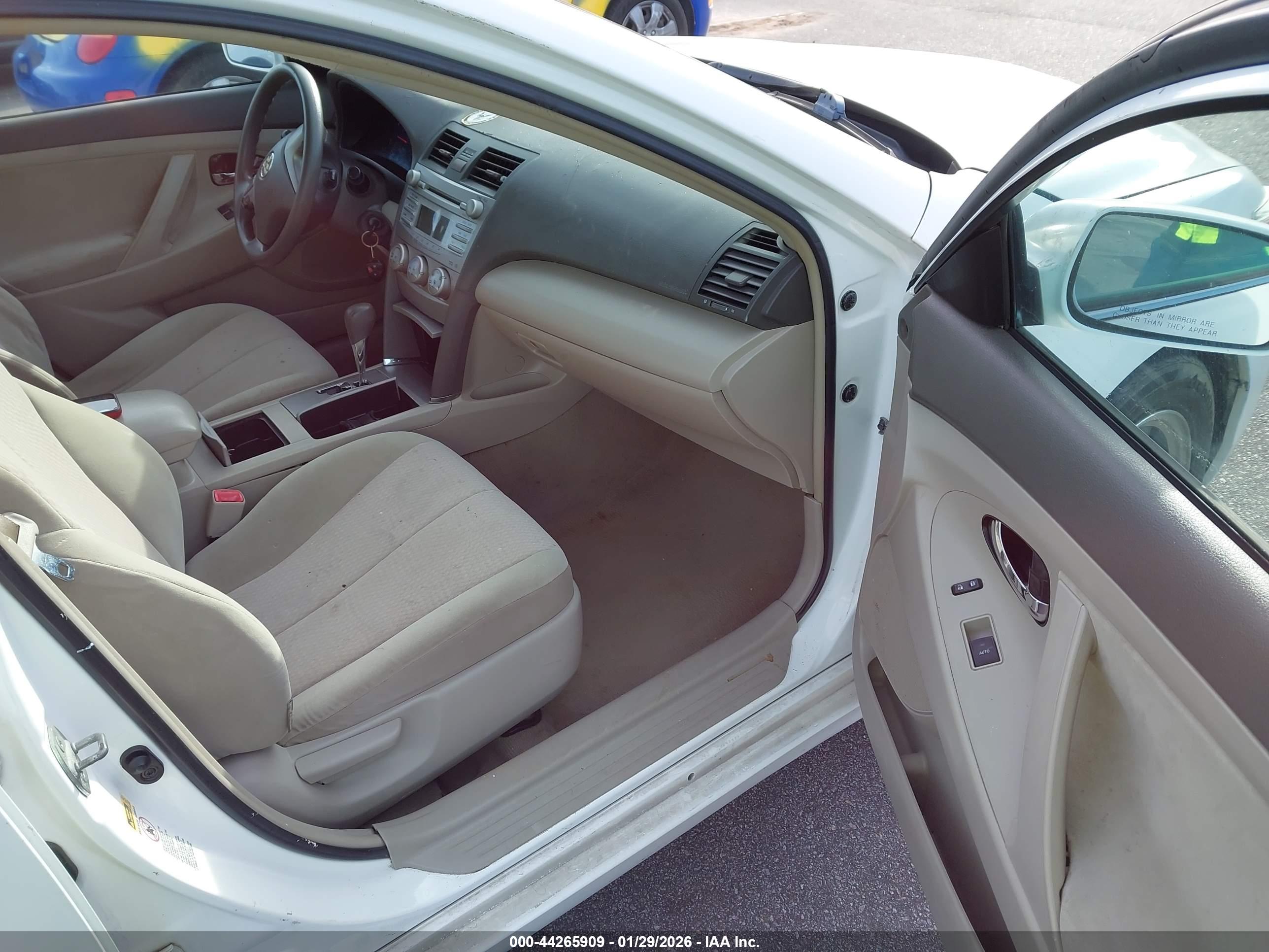 TOYOTA CAMRY image 5