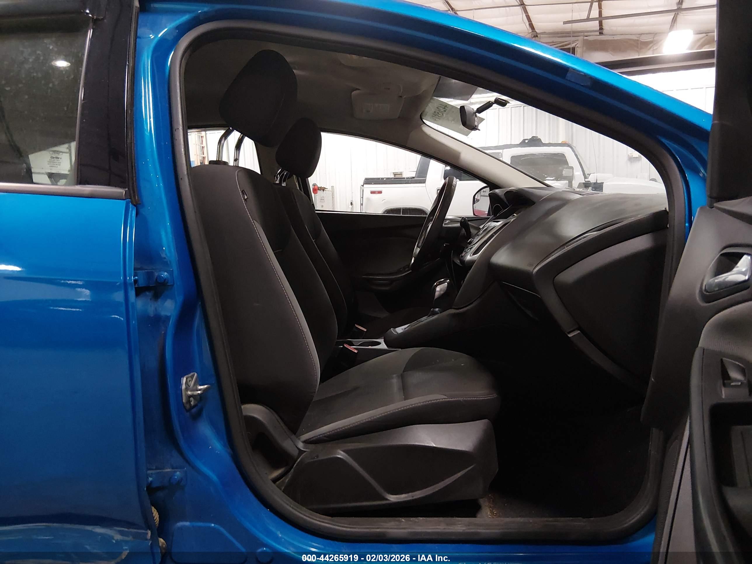 FORD FOCUS image 5