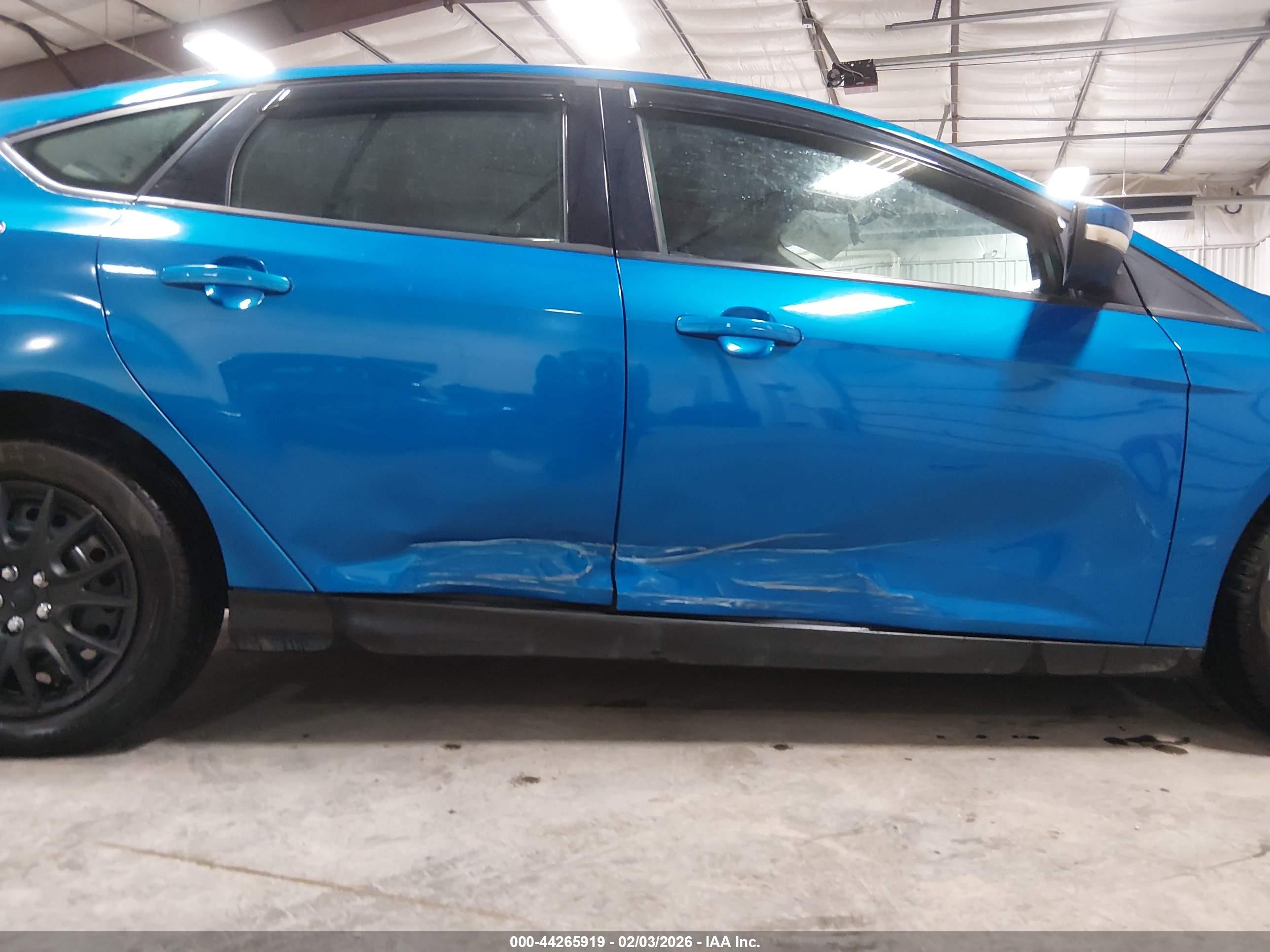 FORD FOCUS image 6