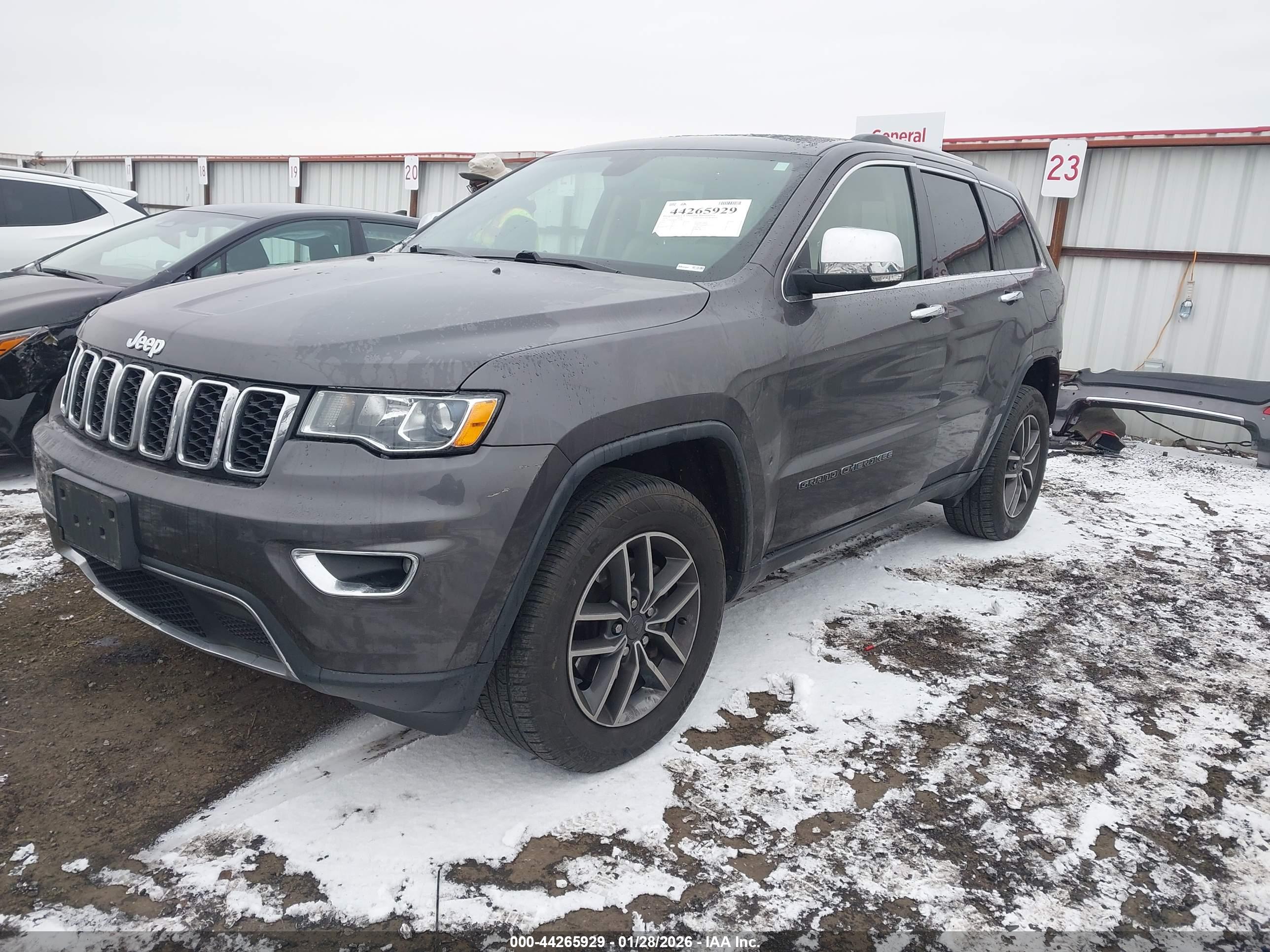 JEEP GRAND image 2