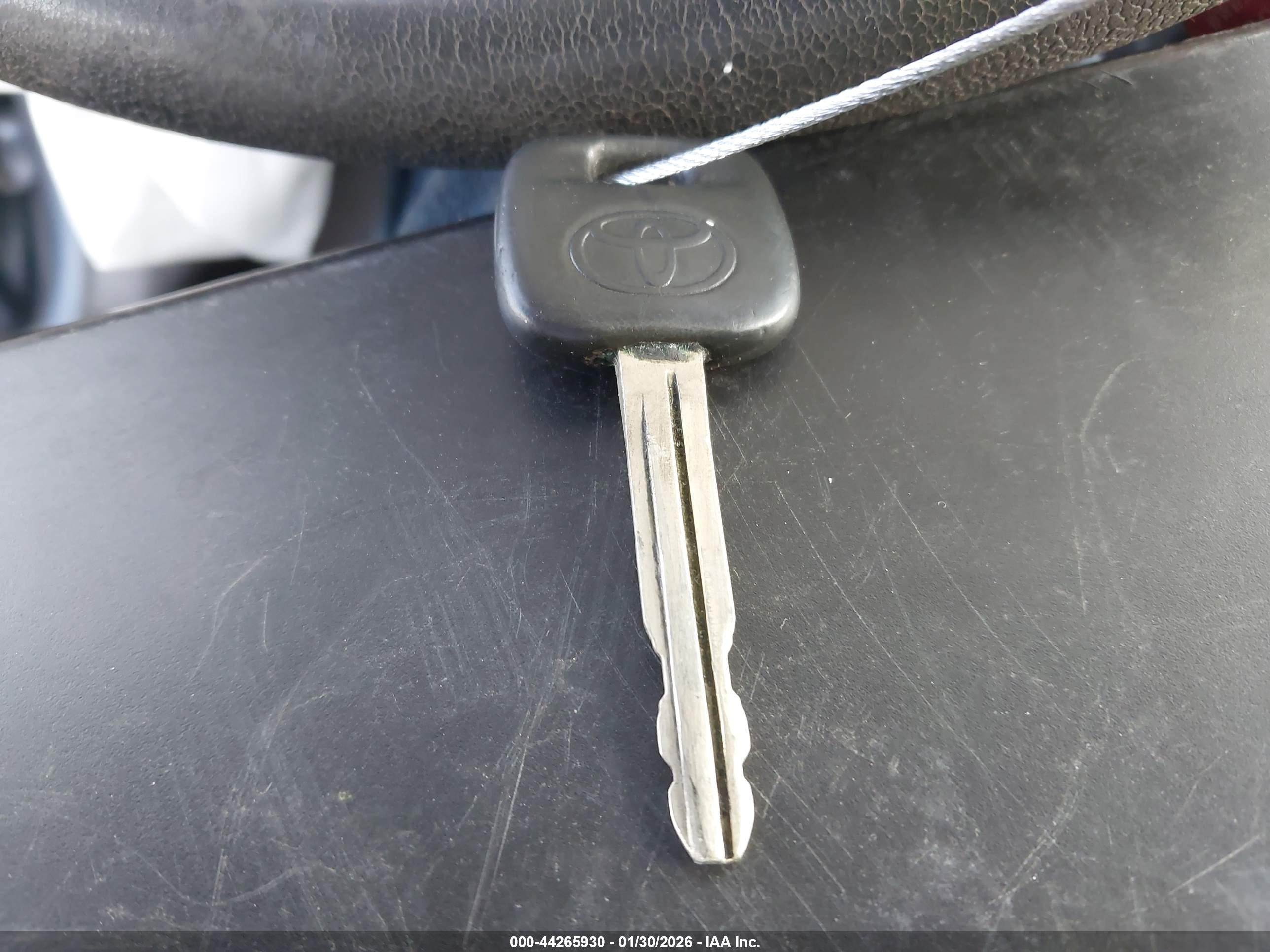 TOYOTA YARIS image 11