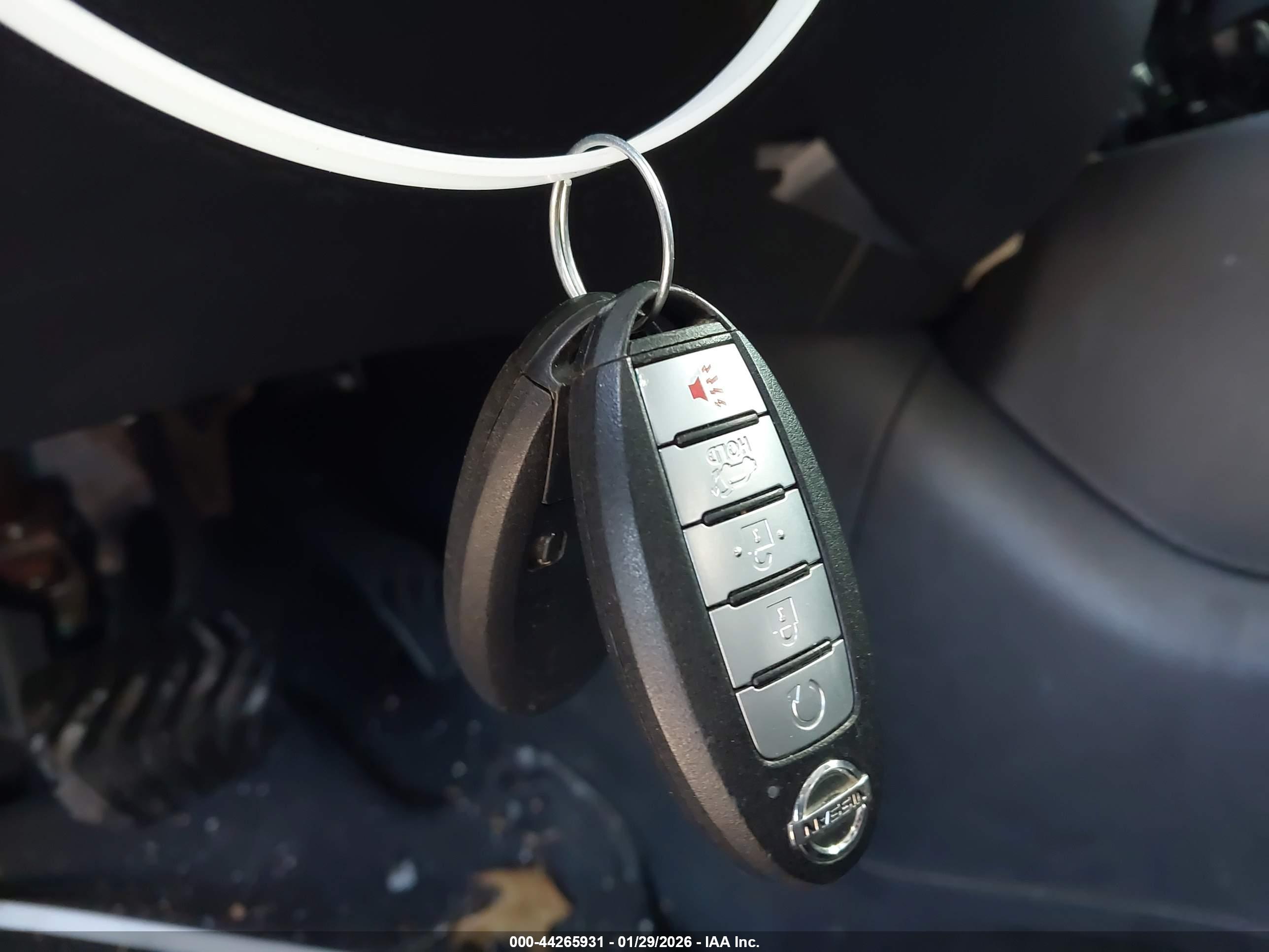 NISSAN ROGUE image 11