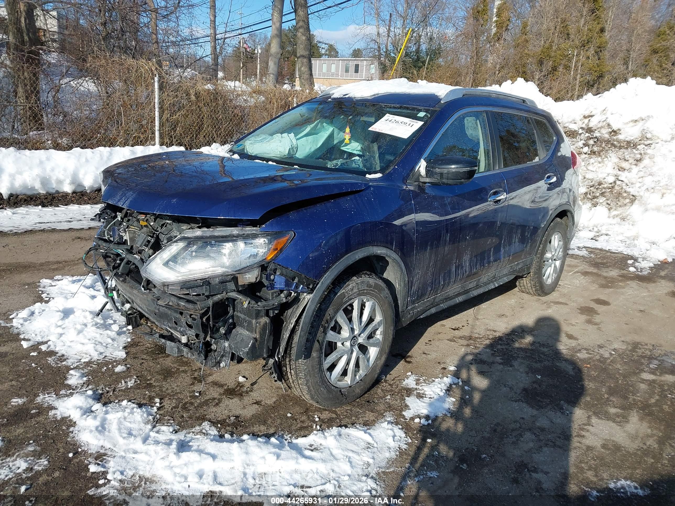 NISSAN ROGUE image 2