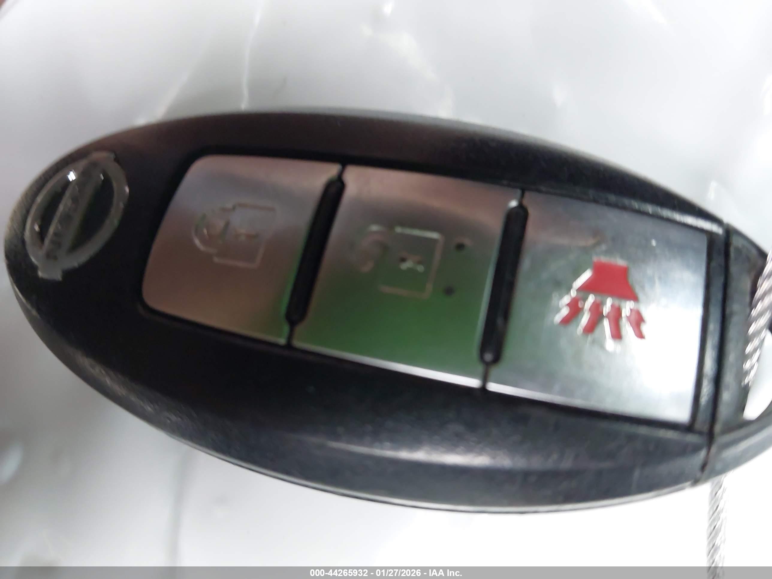 NISSAN ROGUE image 11