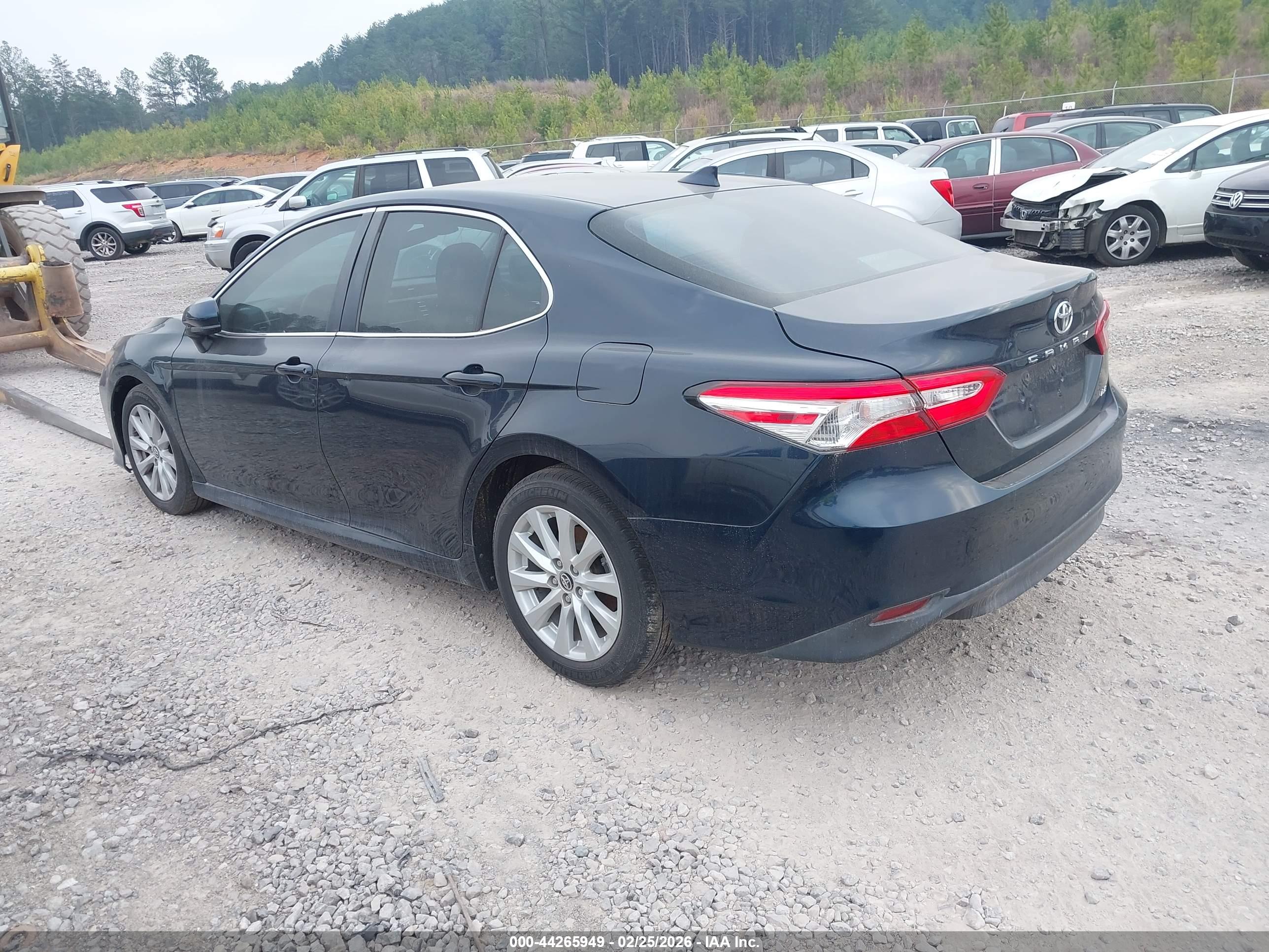 TOYOTA CAMRY image 3
