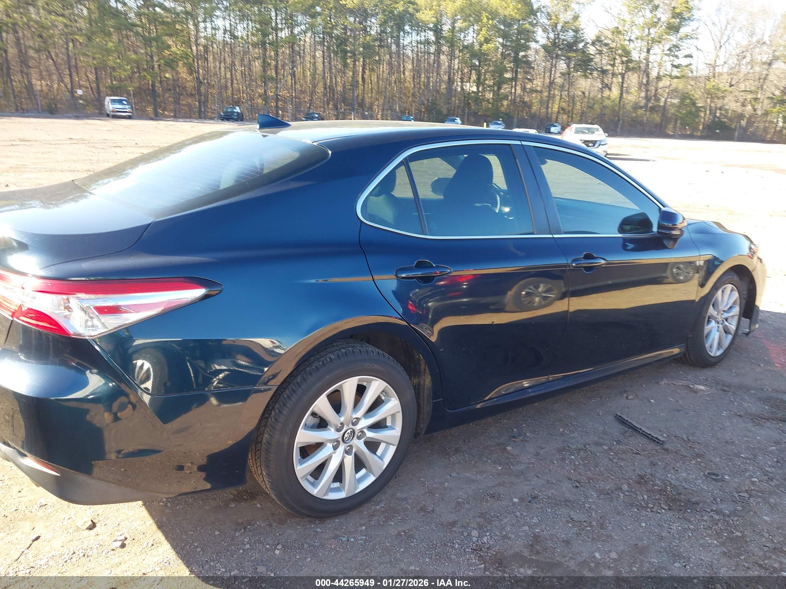 TOYOTA CAMRY image 6