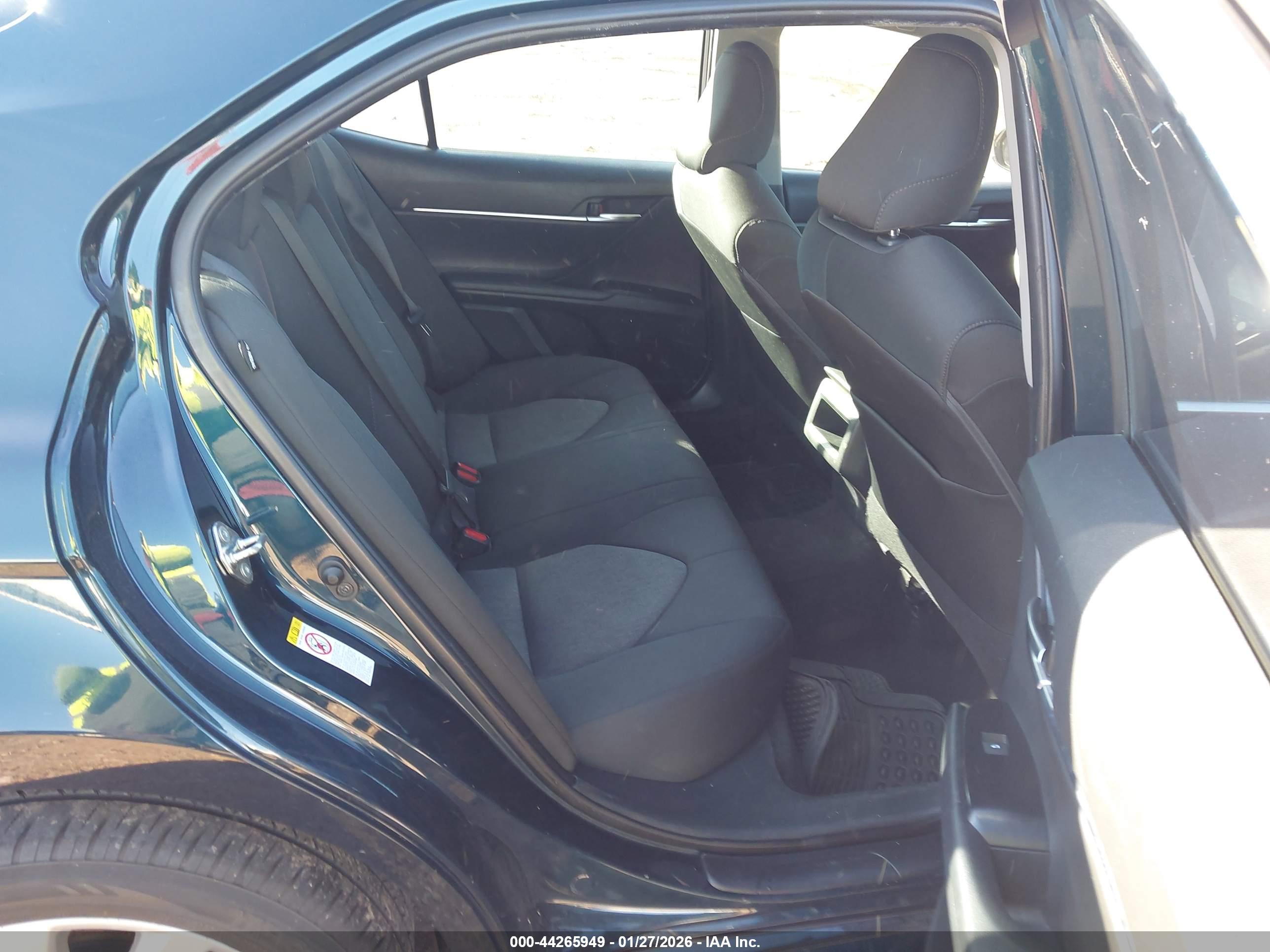 TOYOTA CAMRY image 8
