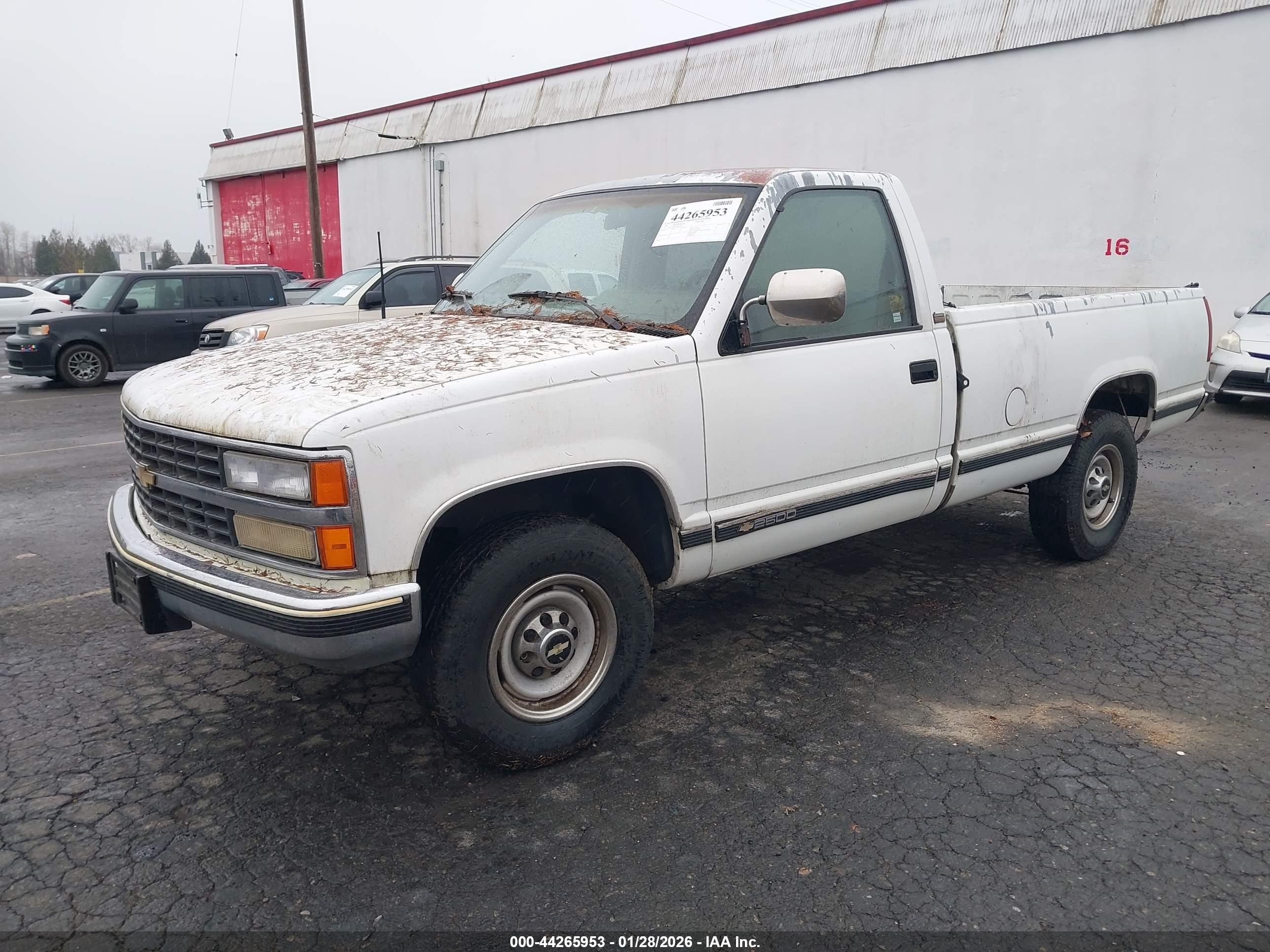 CHEVROLET GMT-400 image 2