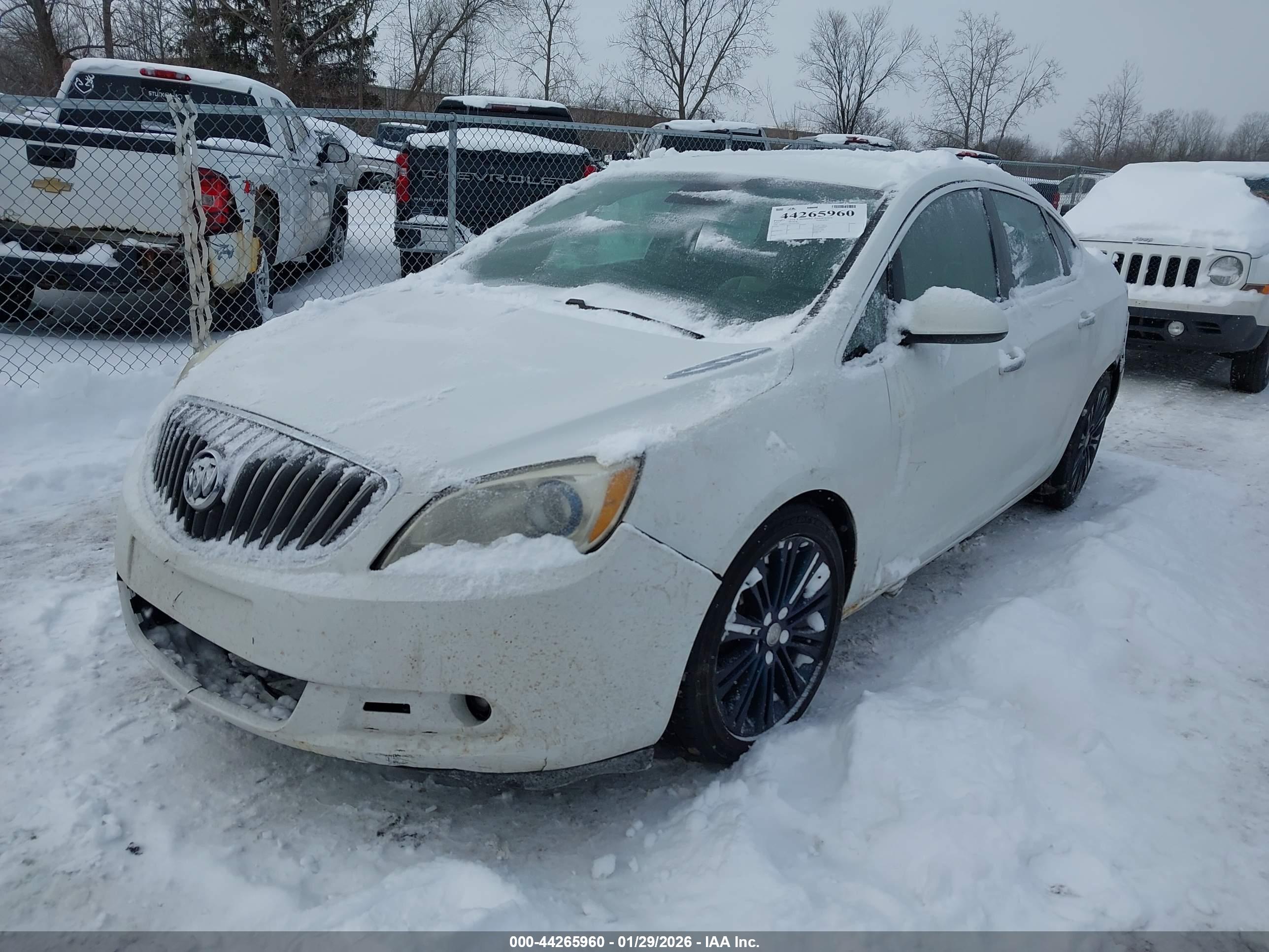 BUICK VERANO image 2