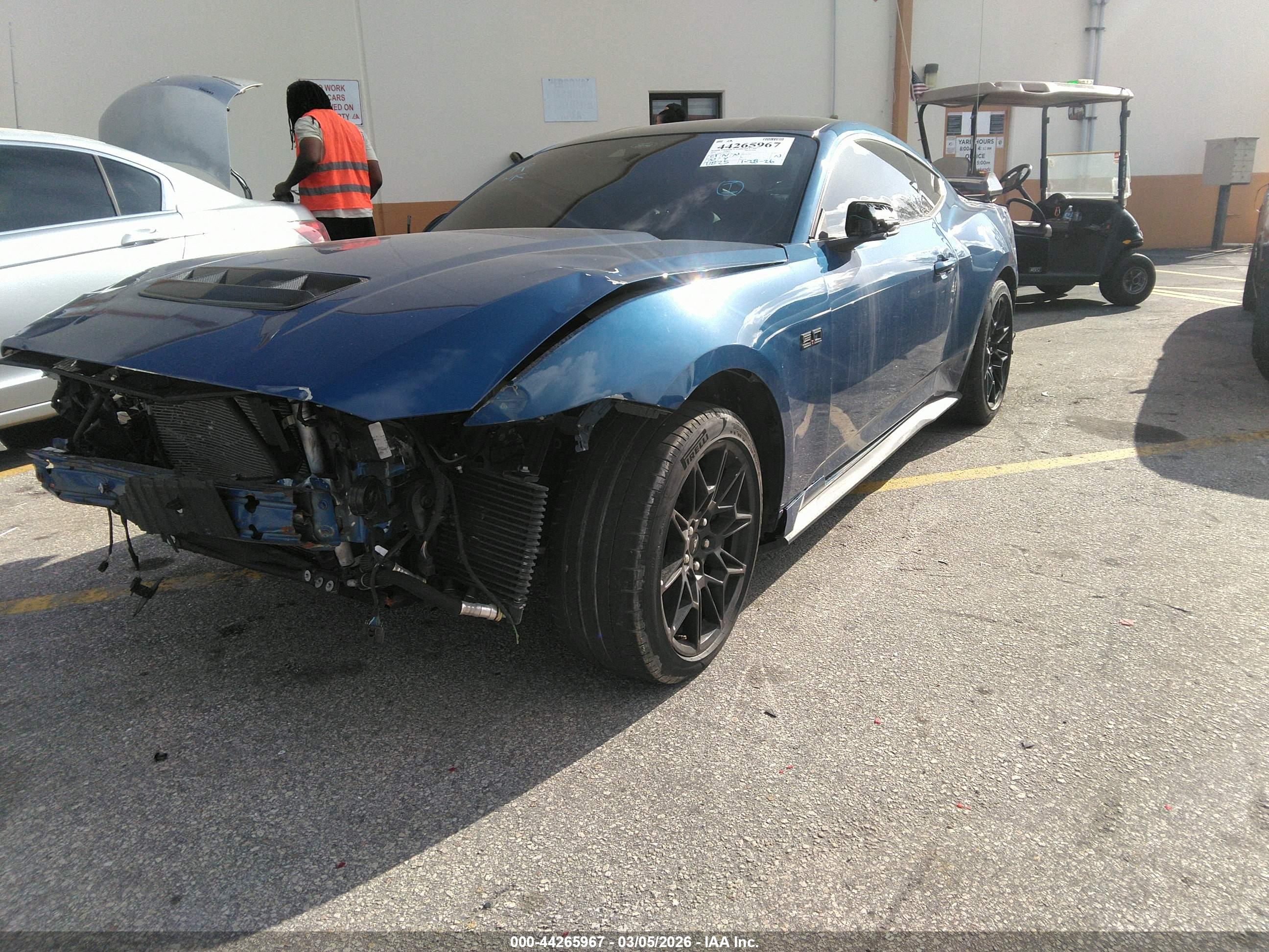 FORD MUSTANG image 2