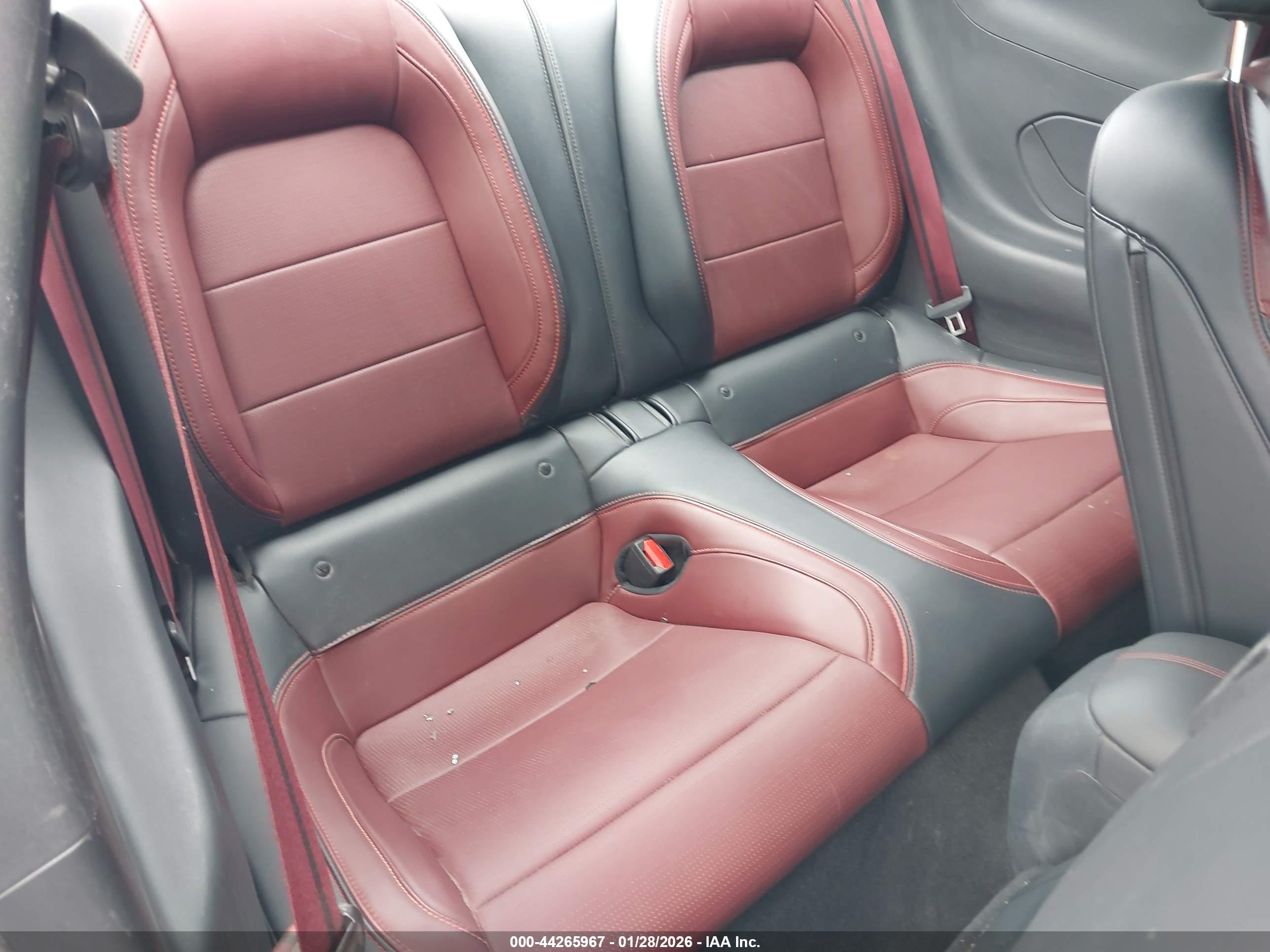 FORD MUSTANG image 8