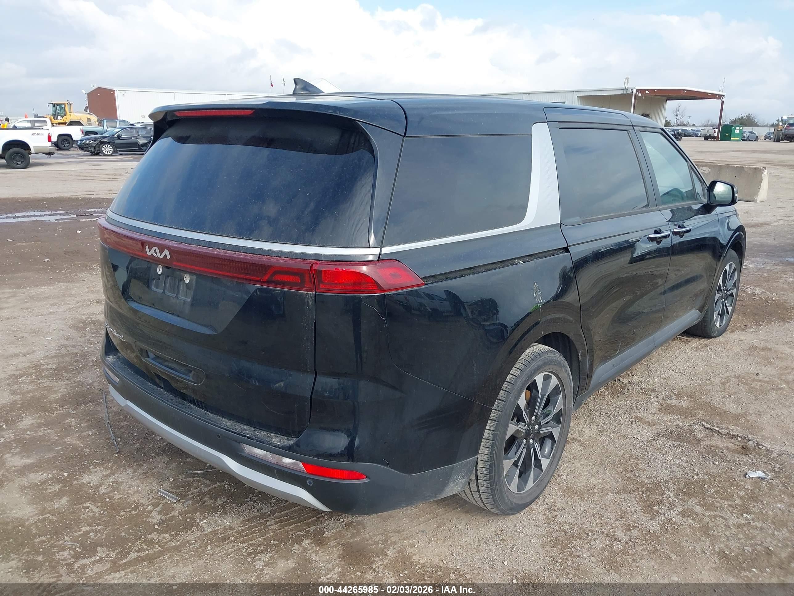 KIA CARNIVAL image 4