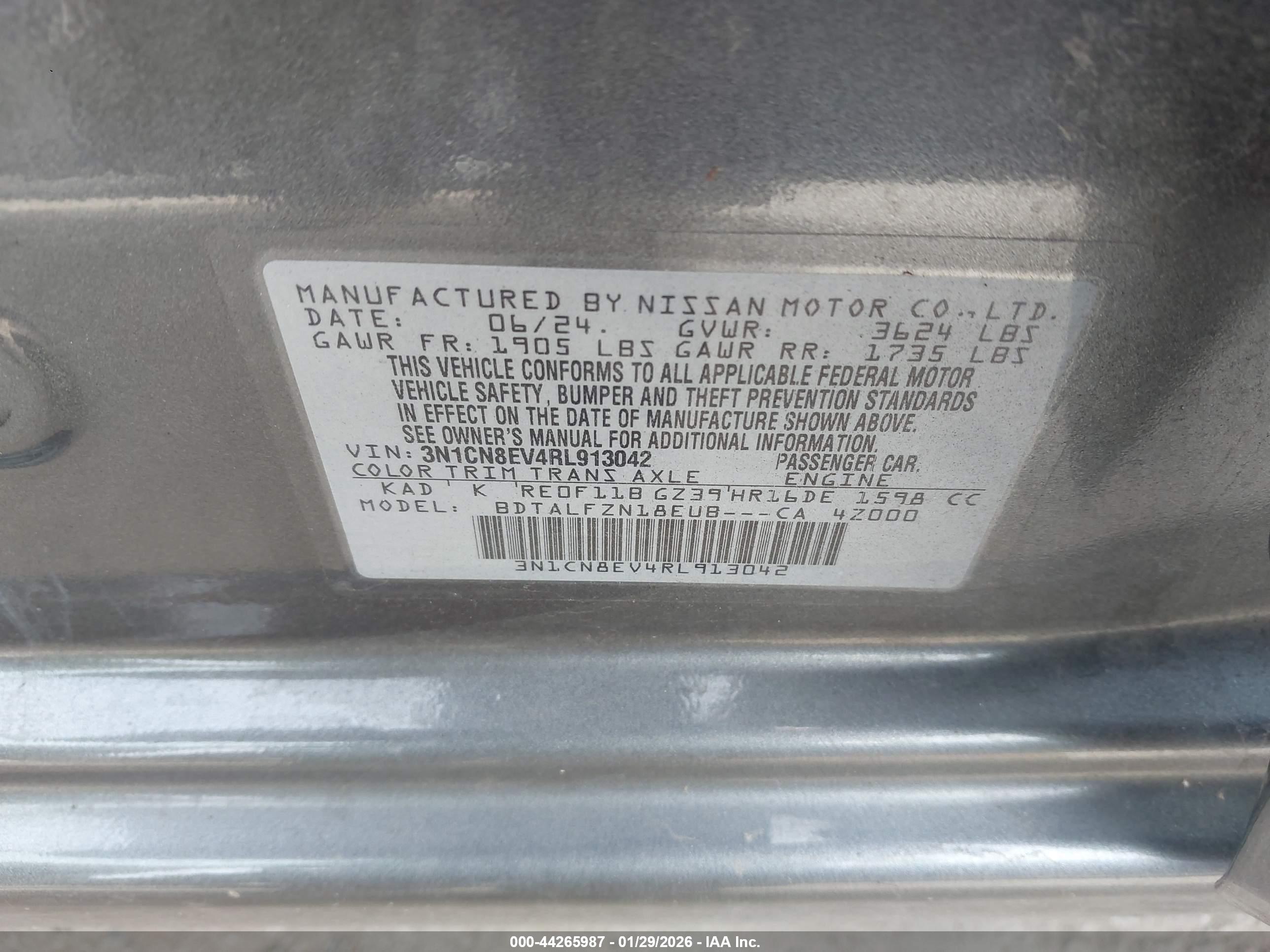 NISSAN VERSA image 9