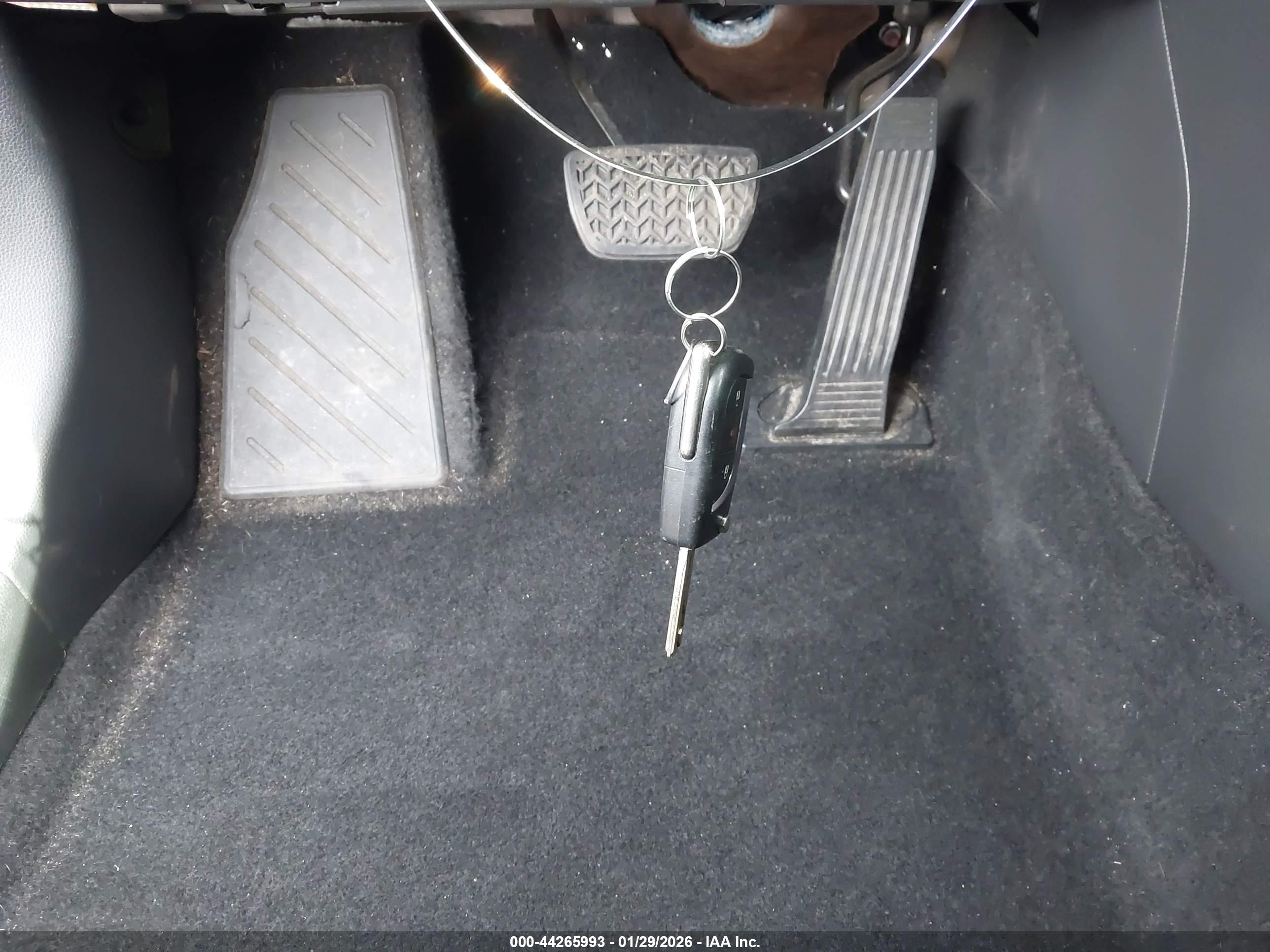 TOYOTA RAV4 image 11