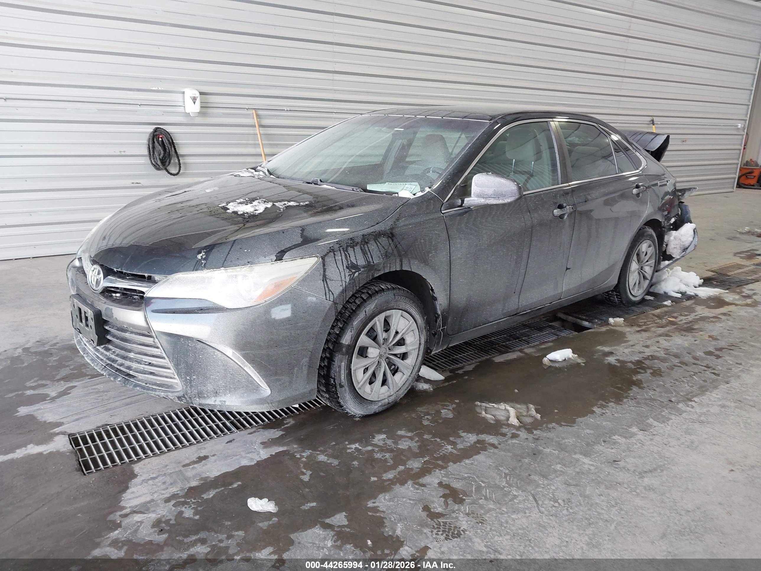 TOYOTA CAMRY image 2