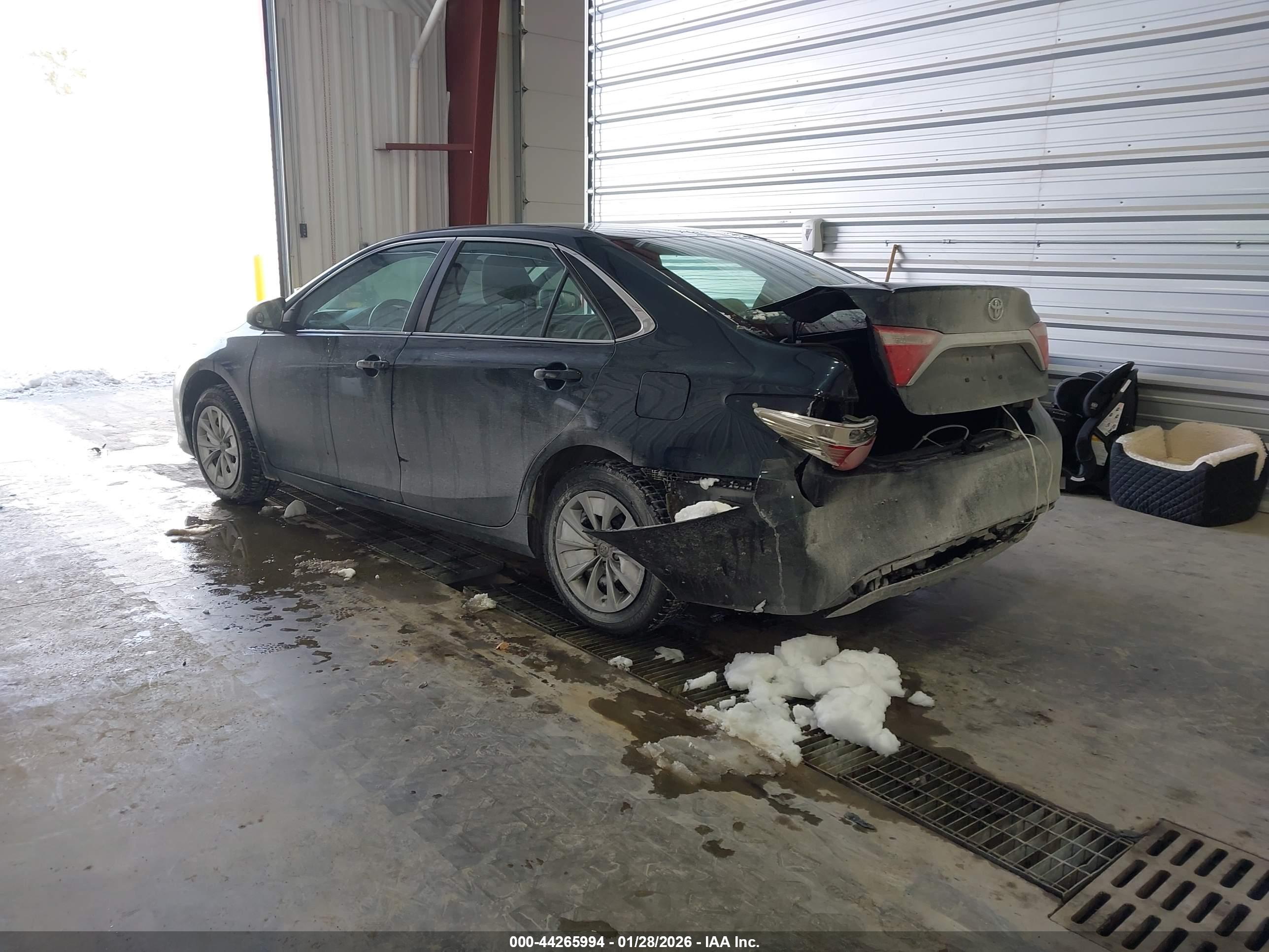 TOYOTA CAMRY image 3
