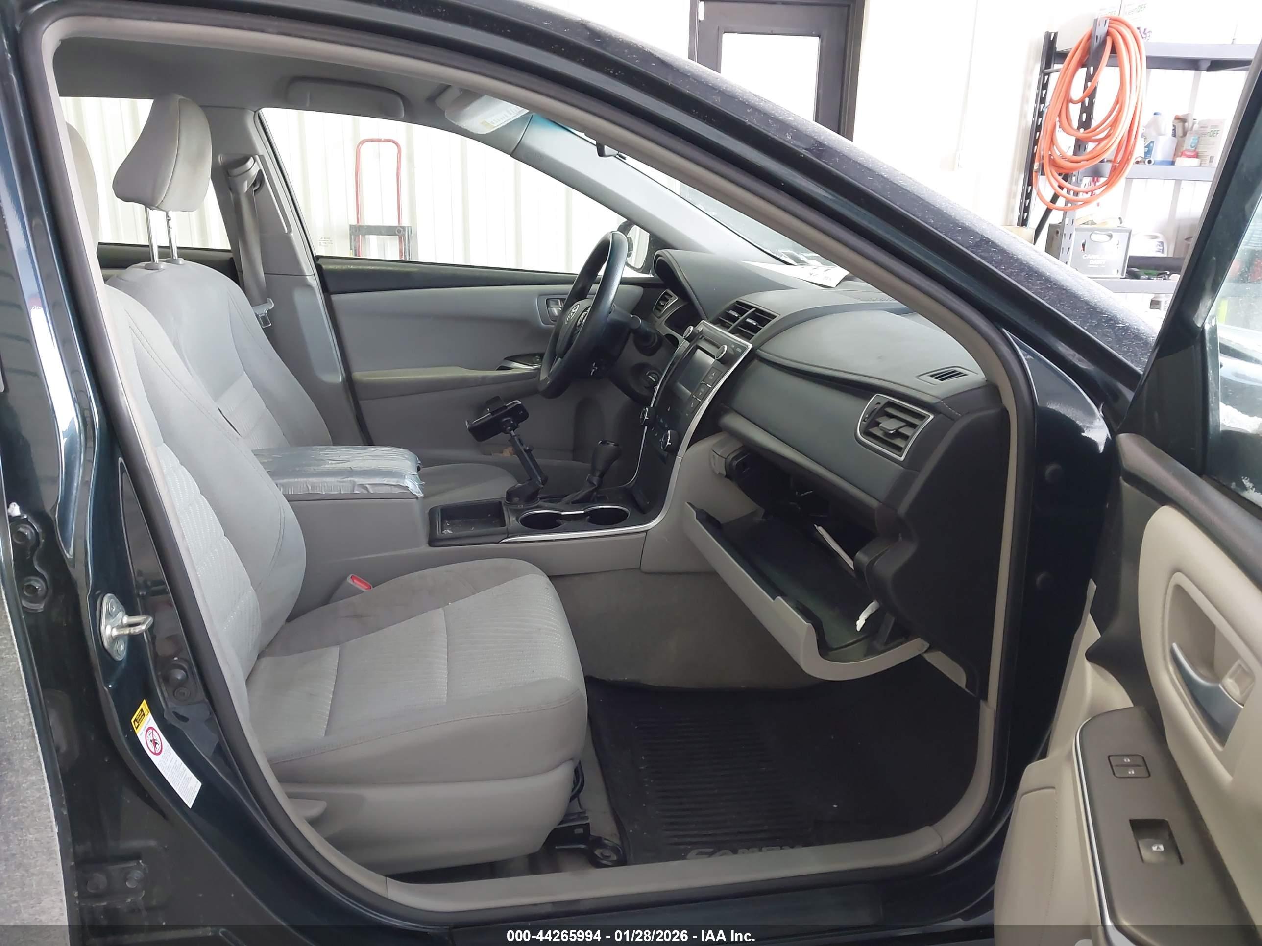 TOYOTA CAMRY image 5