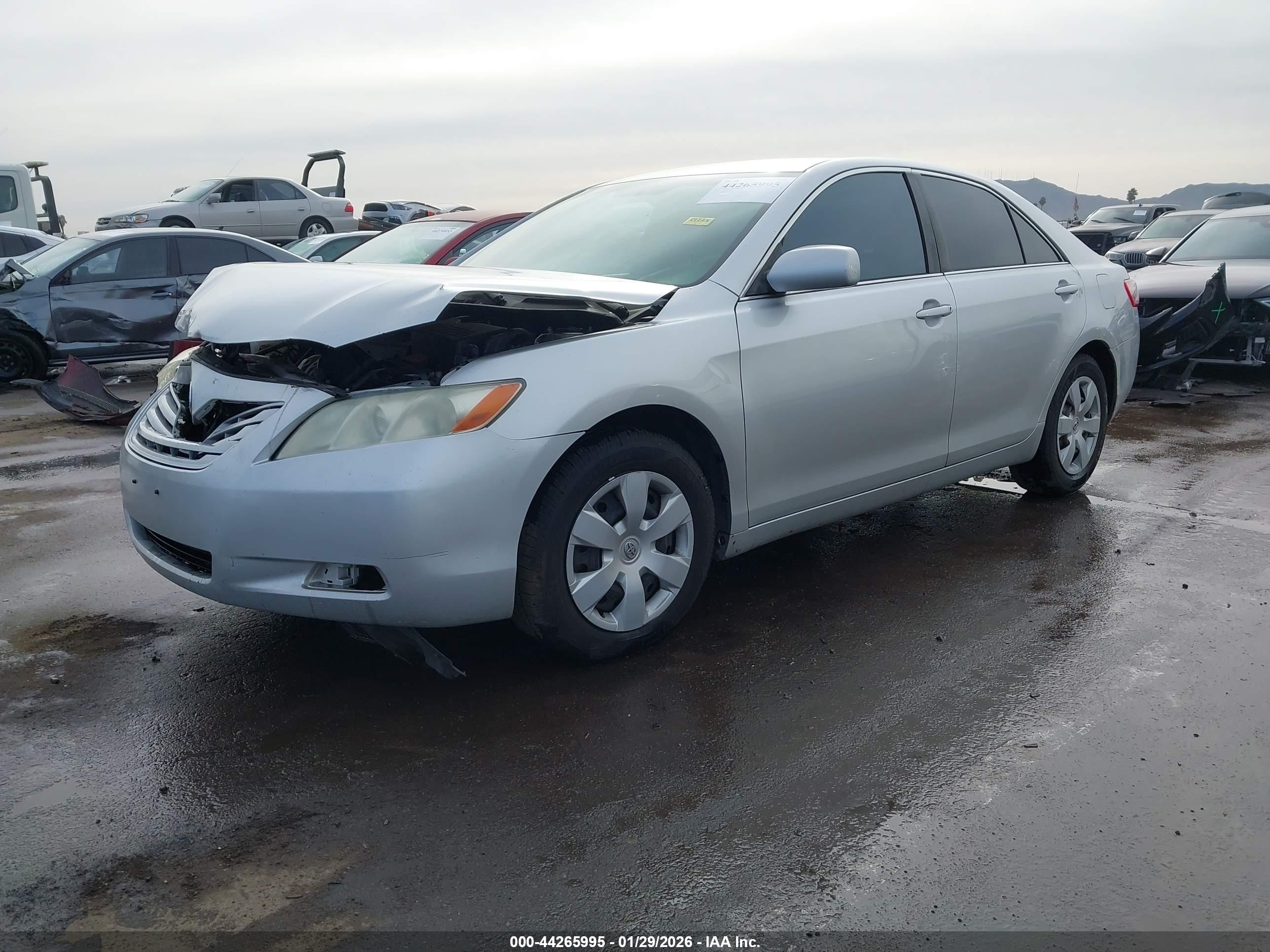 TOYOTA CAMRY image 2