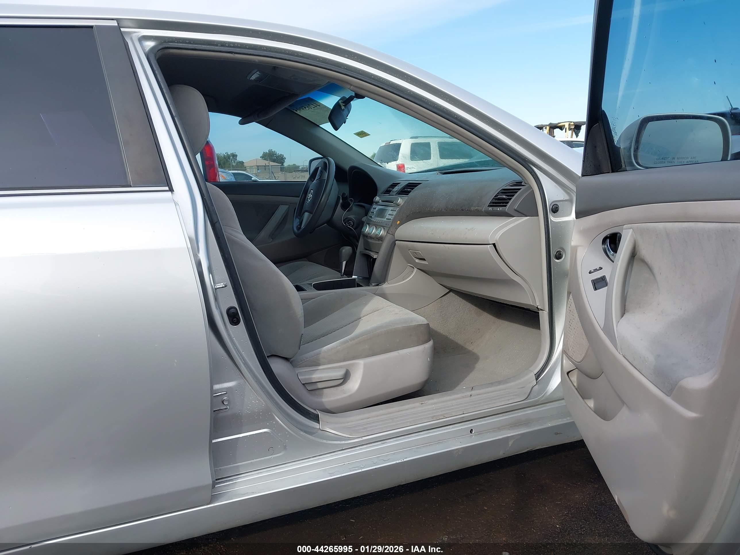 TOYOTA CAMRY image 5