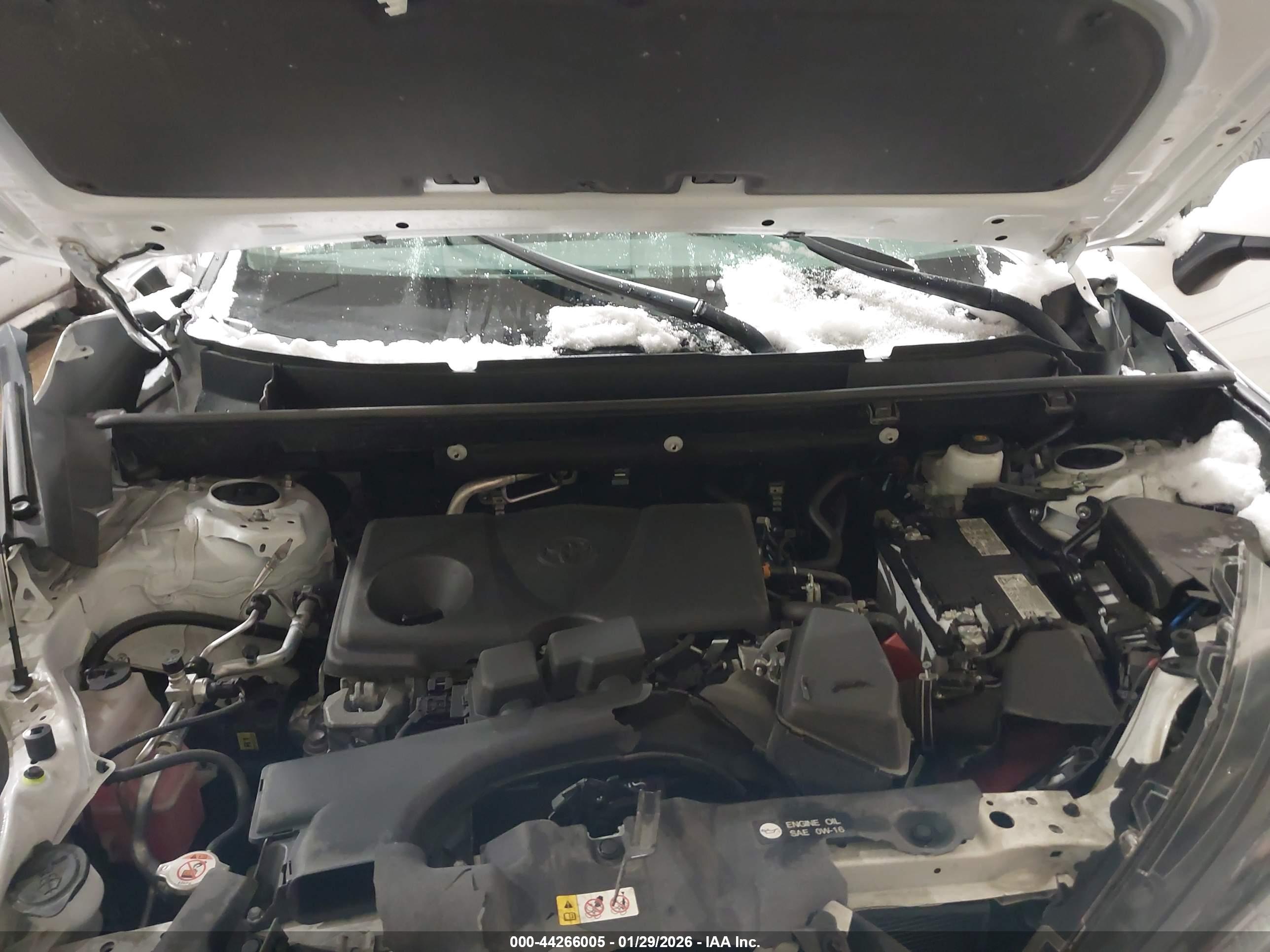 TOYOTA RAV4 image 10