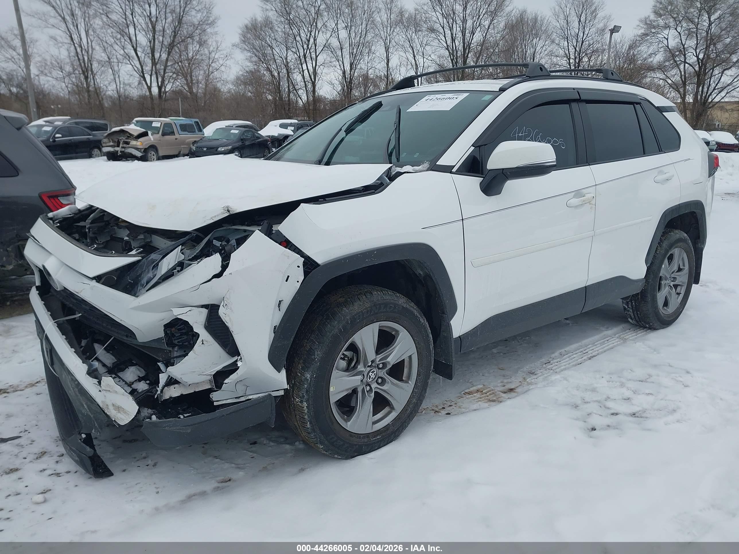 TOYOTA RAV4 image 2