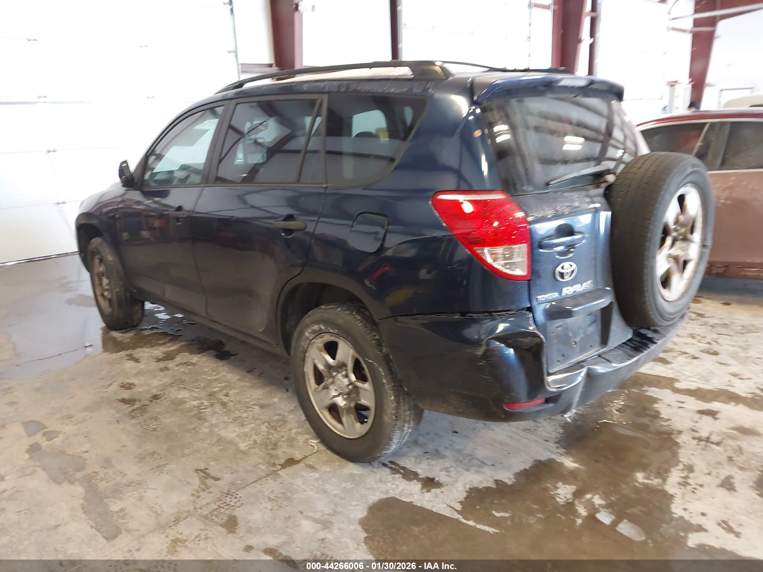 TOYOTA RAV4 image 3