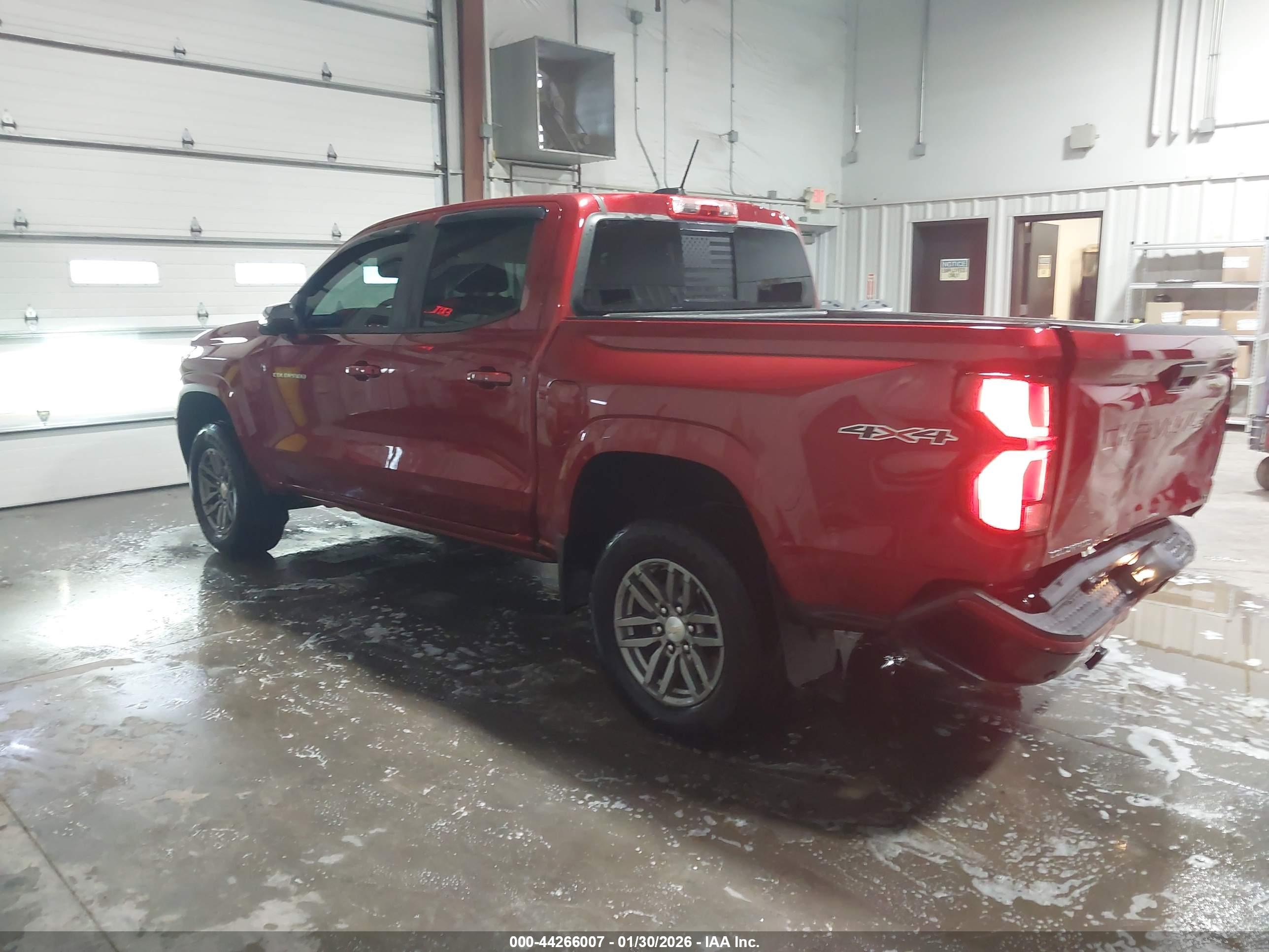 CHEVROLET COLORADO image 3