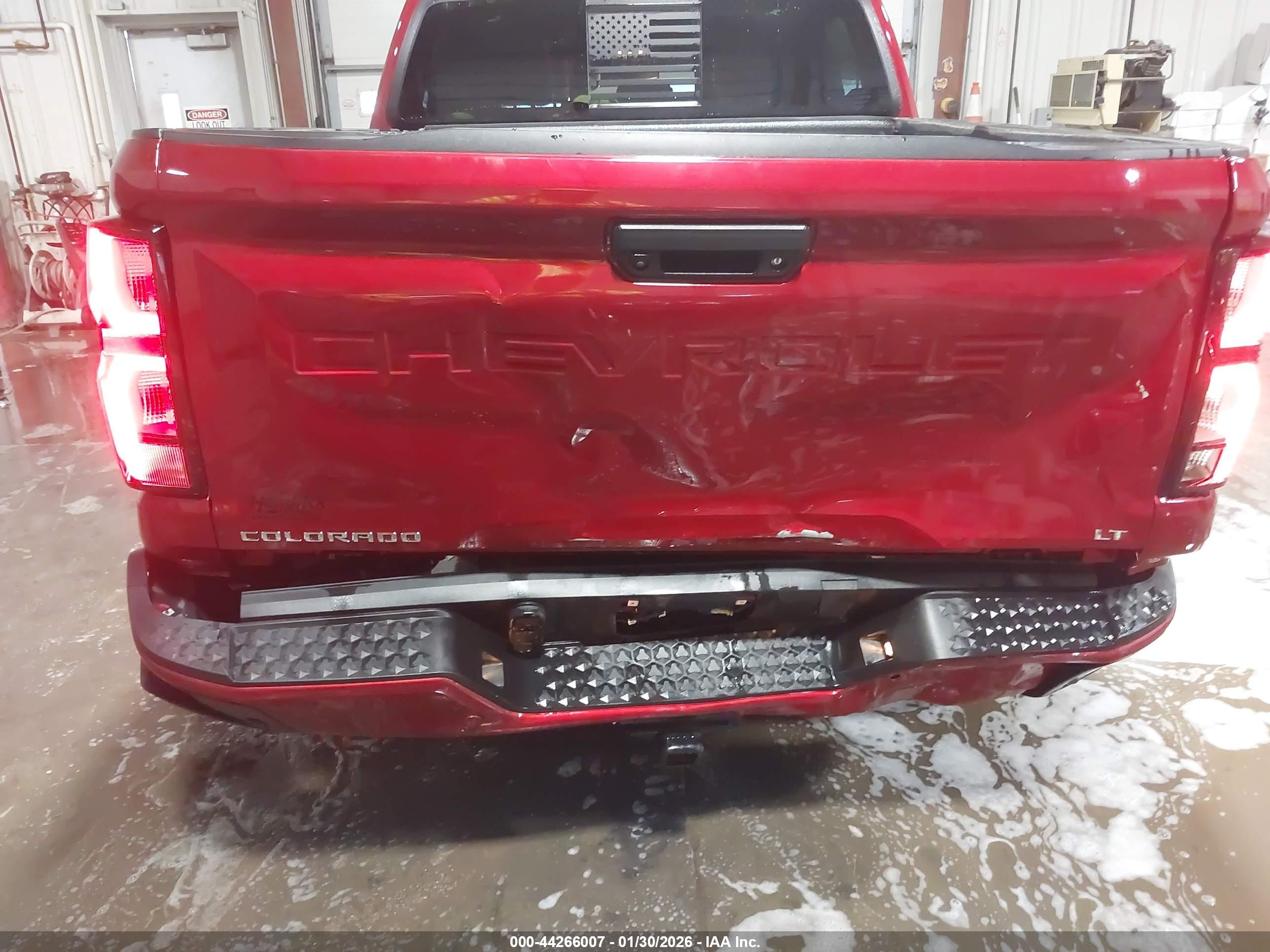 CHEVROLET COLORADO image 6