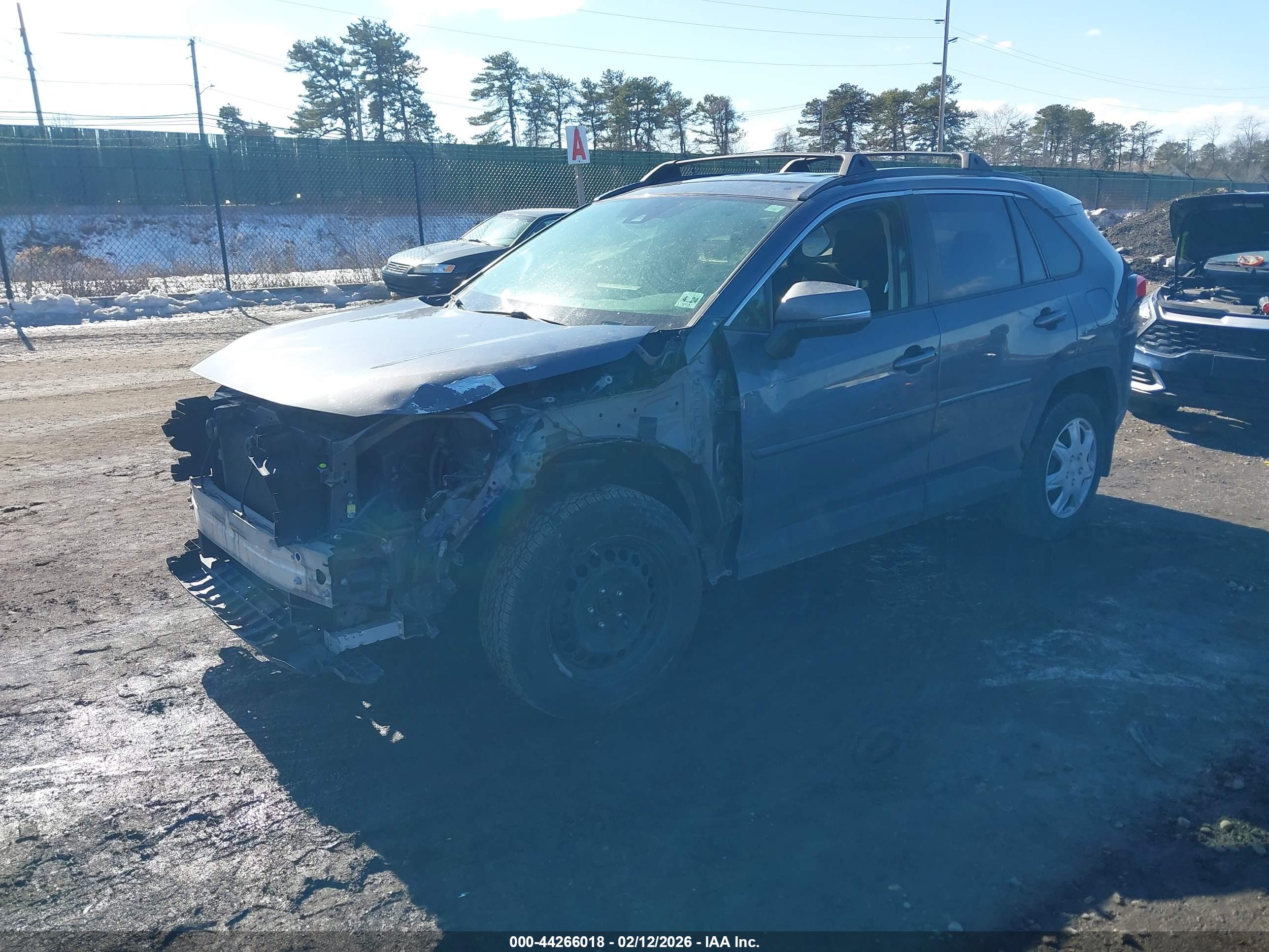TOYOTA RAV4 image 2