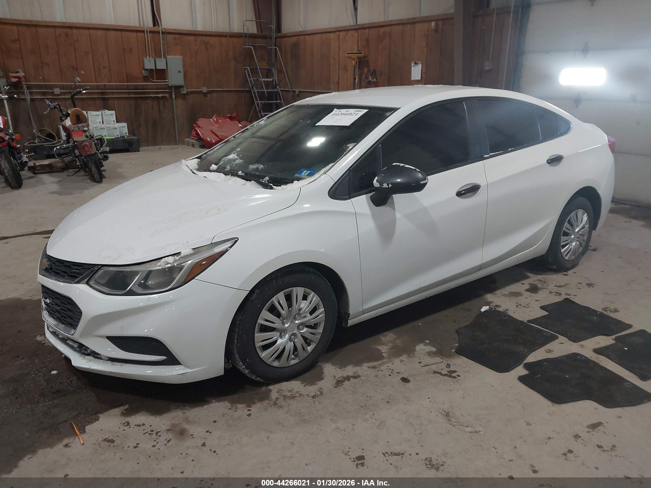 CHEVROLET CRUZE image 2