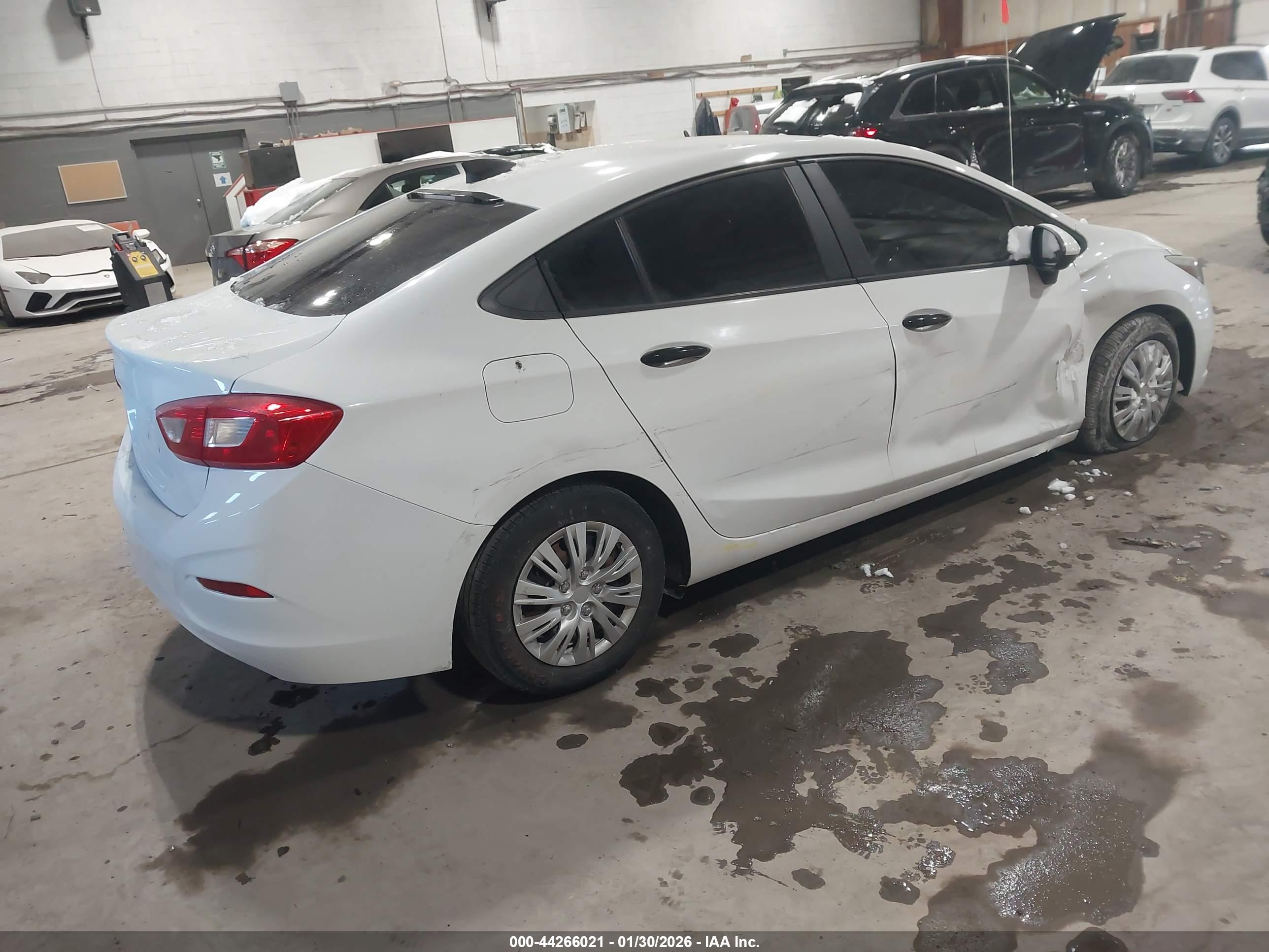 CHEVROLET CRUZE image 4