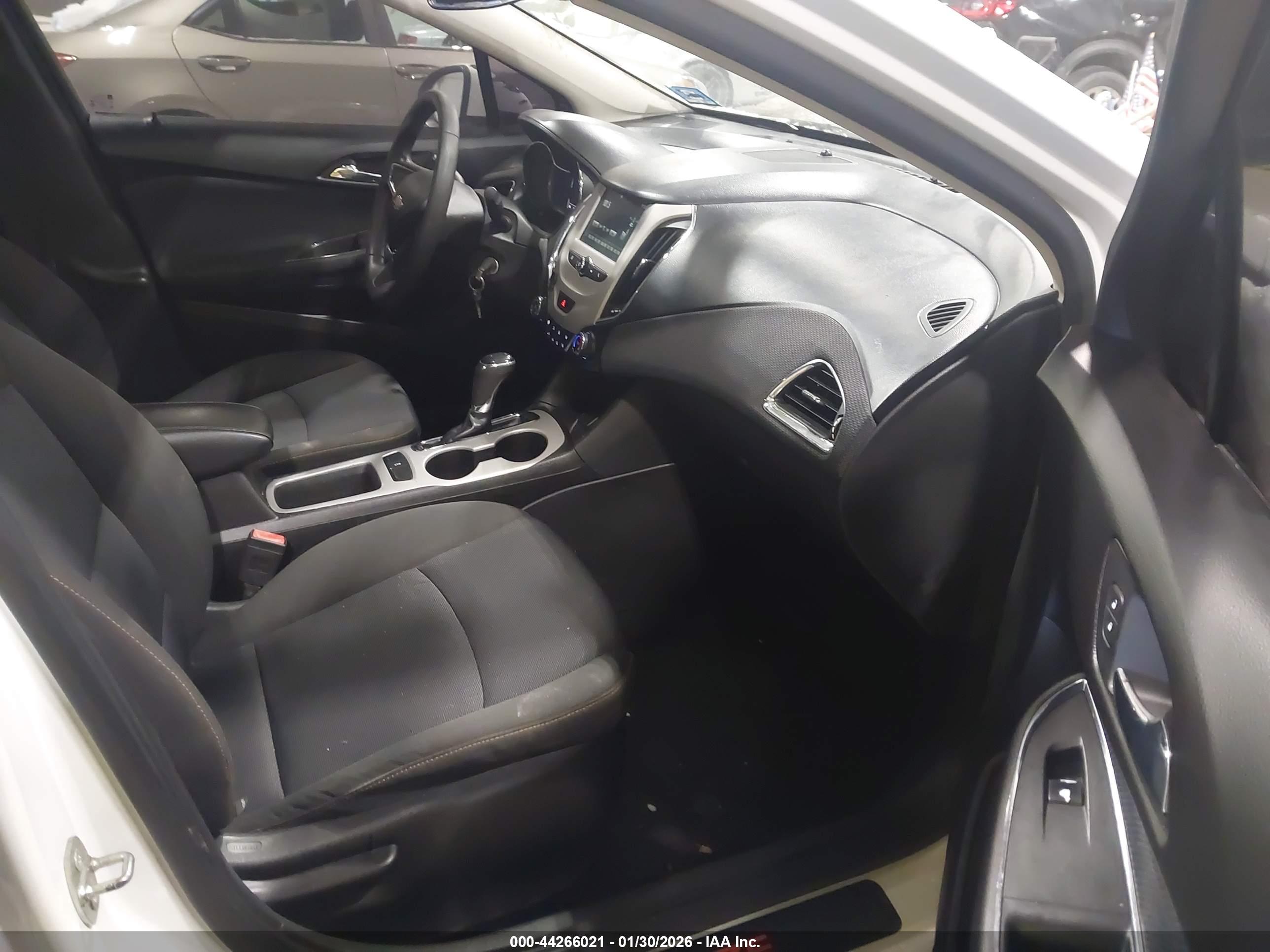 CHEVROLET CRUZE image 5