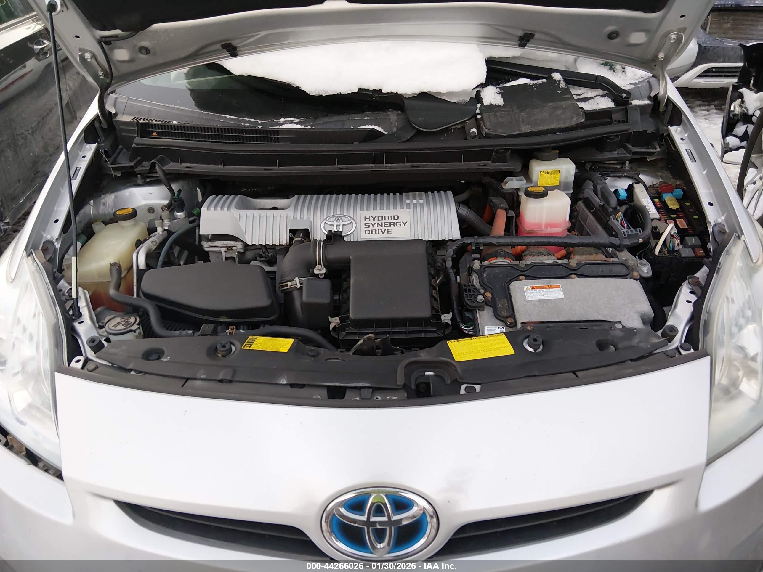 TOYOTA PRIUS image 10