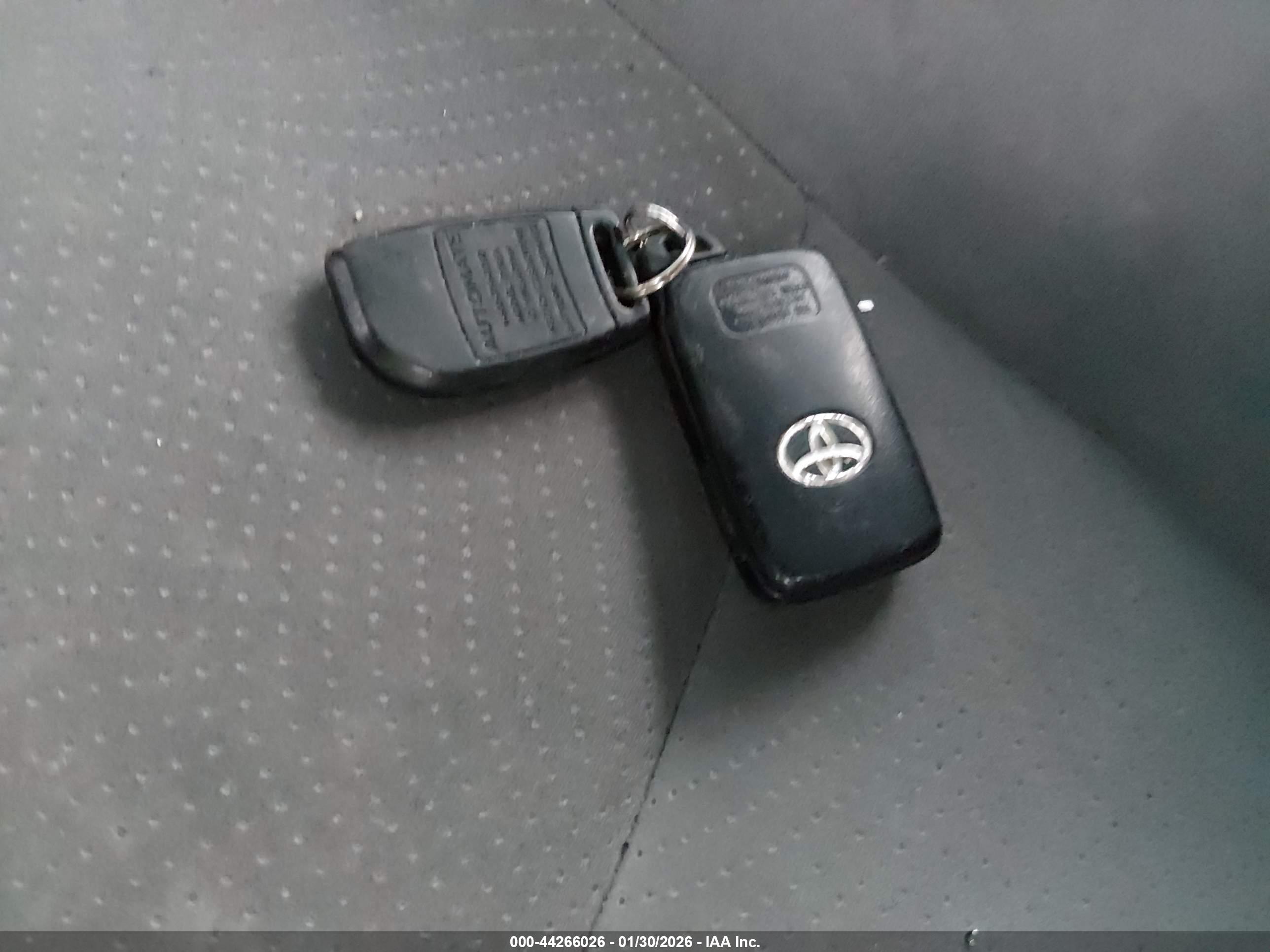 TOYOTA PRIUS image 11