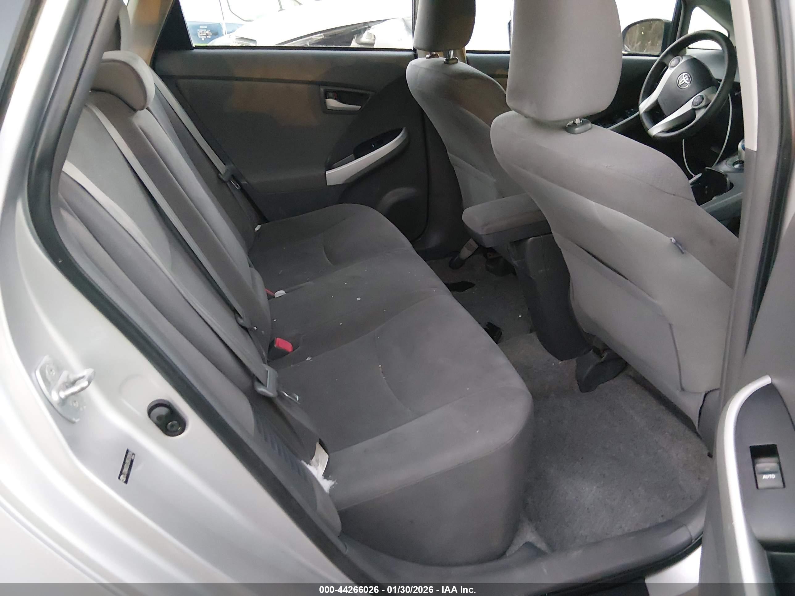 TOYOTA PRIUS image 8
