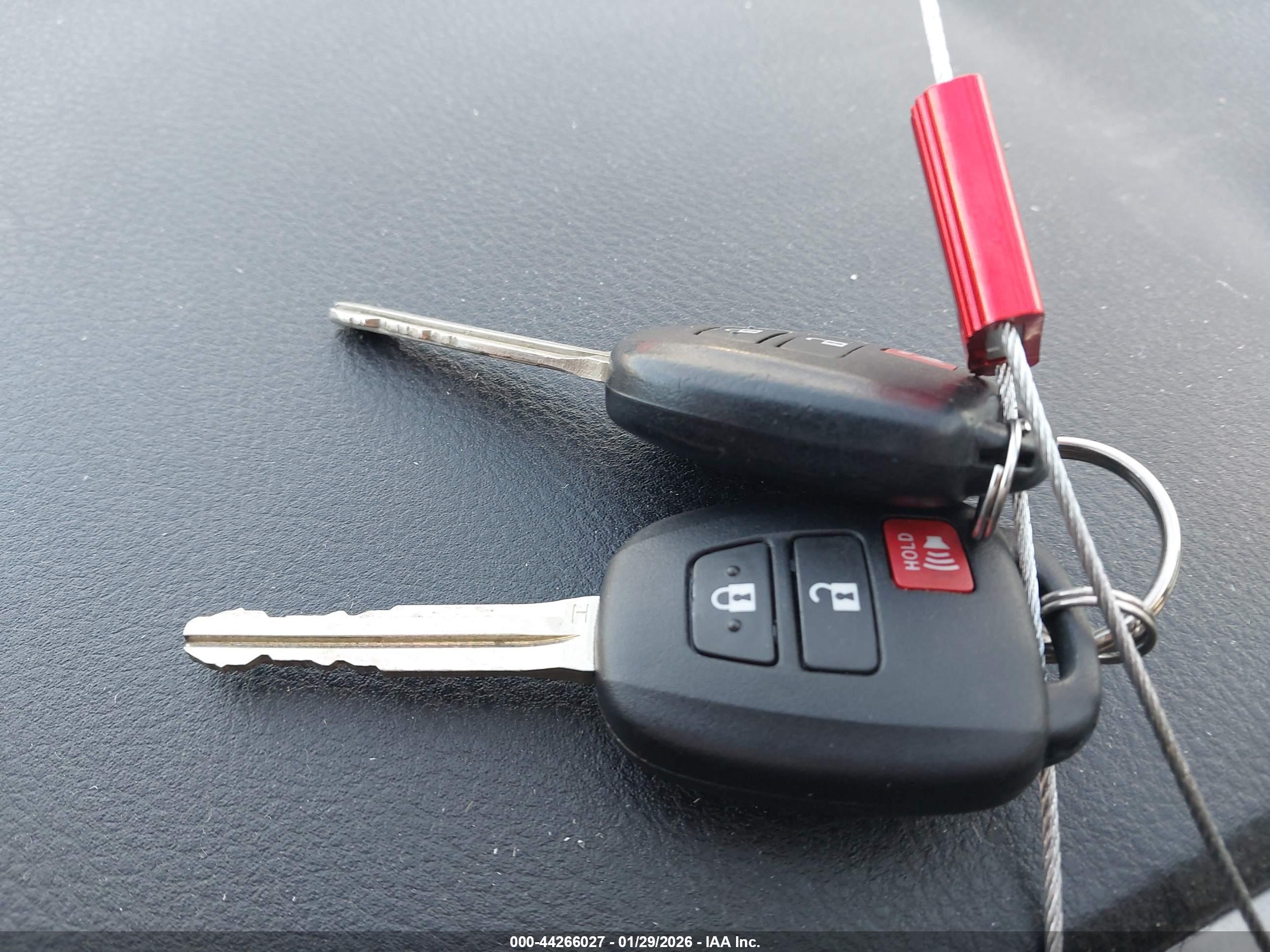 TOYOTA RAV4 image 11