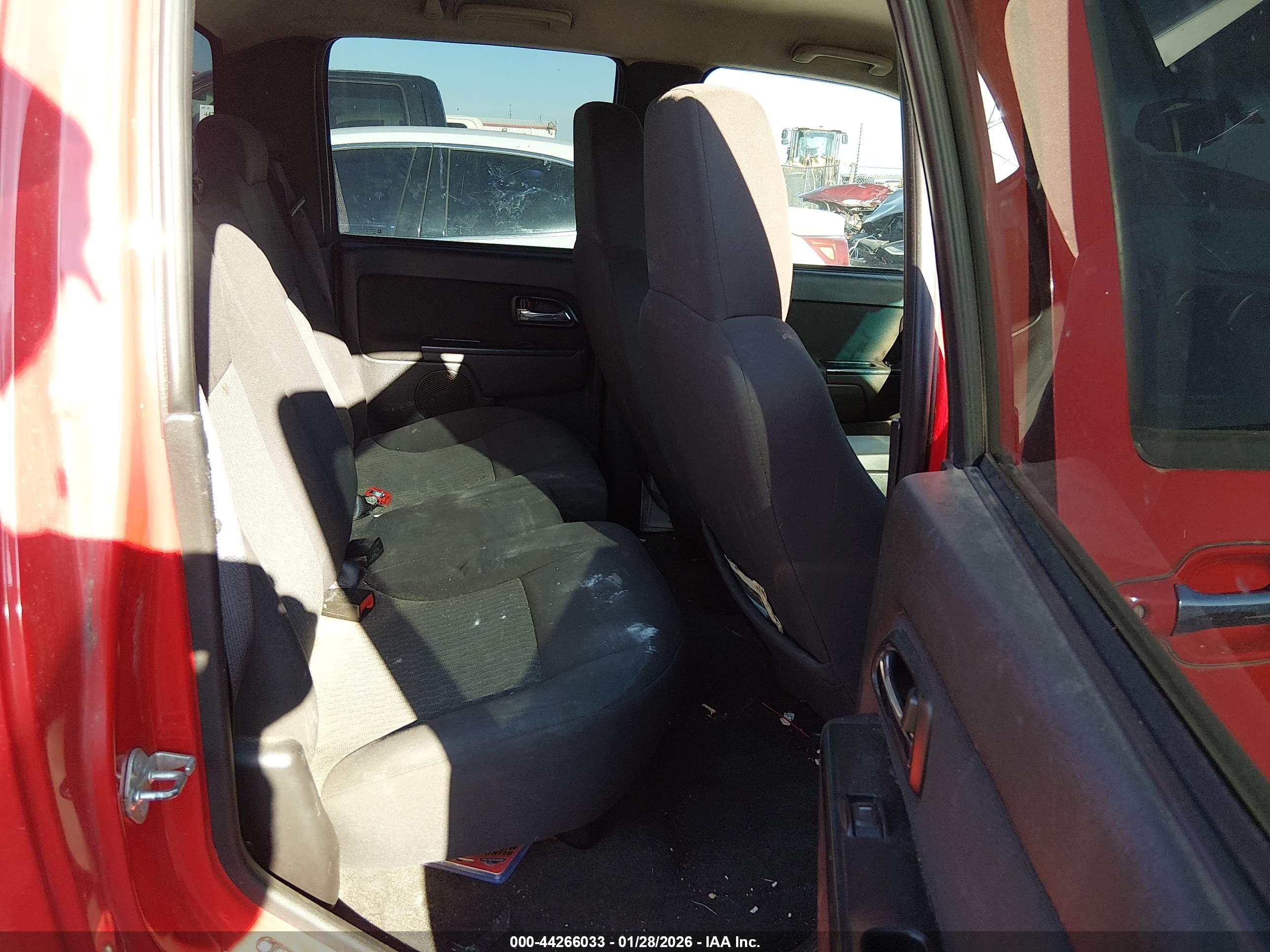 GMC CANYON image 8