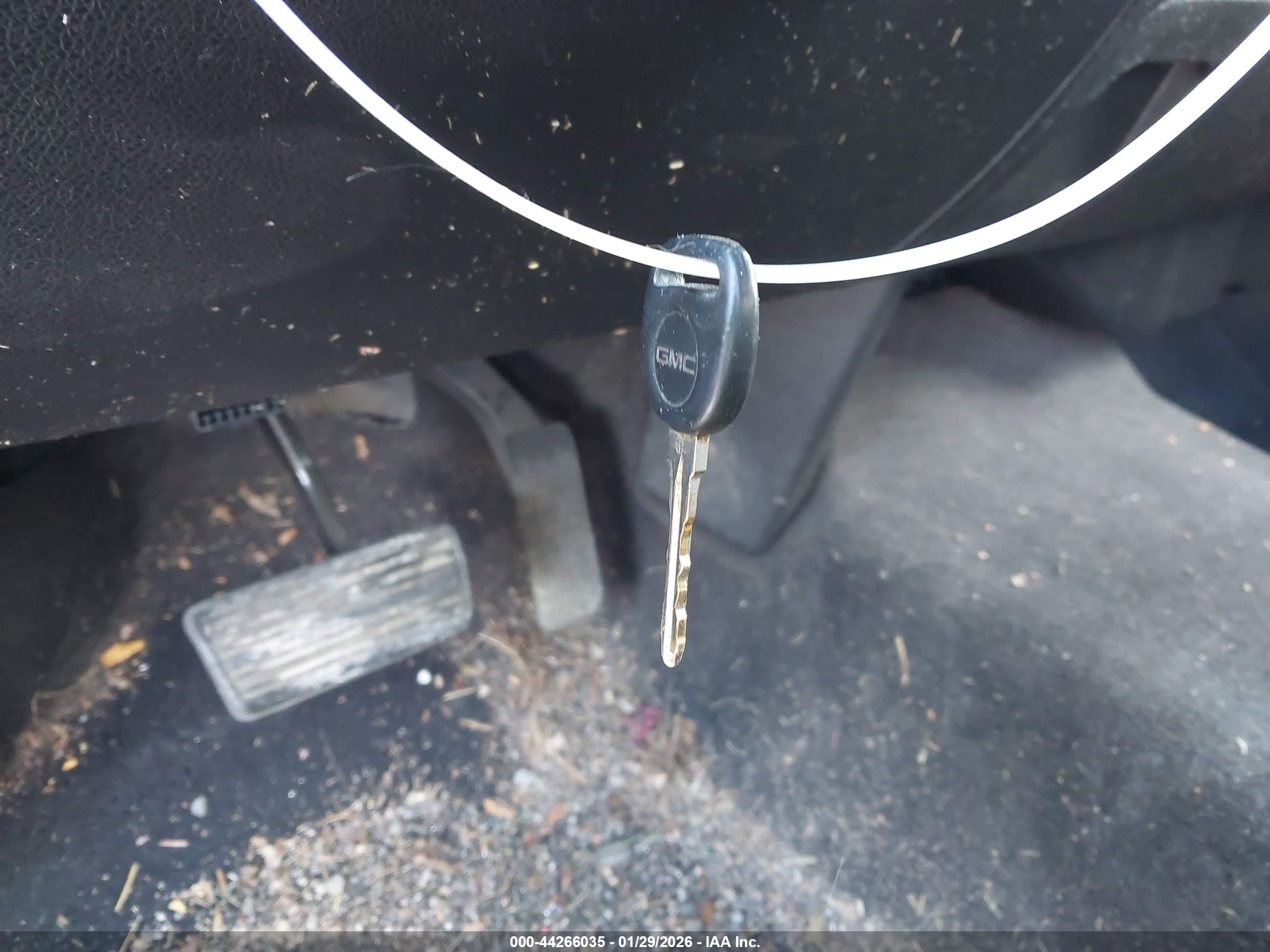 GMC SIERRA image 11