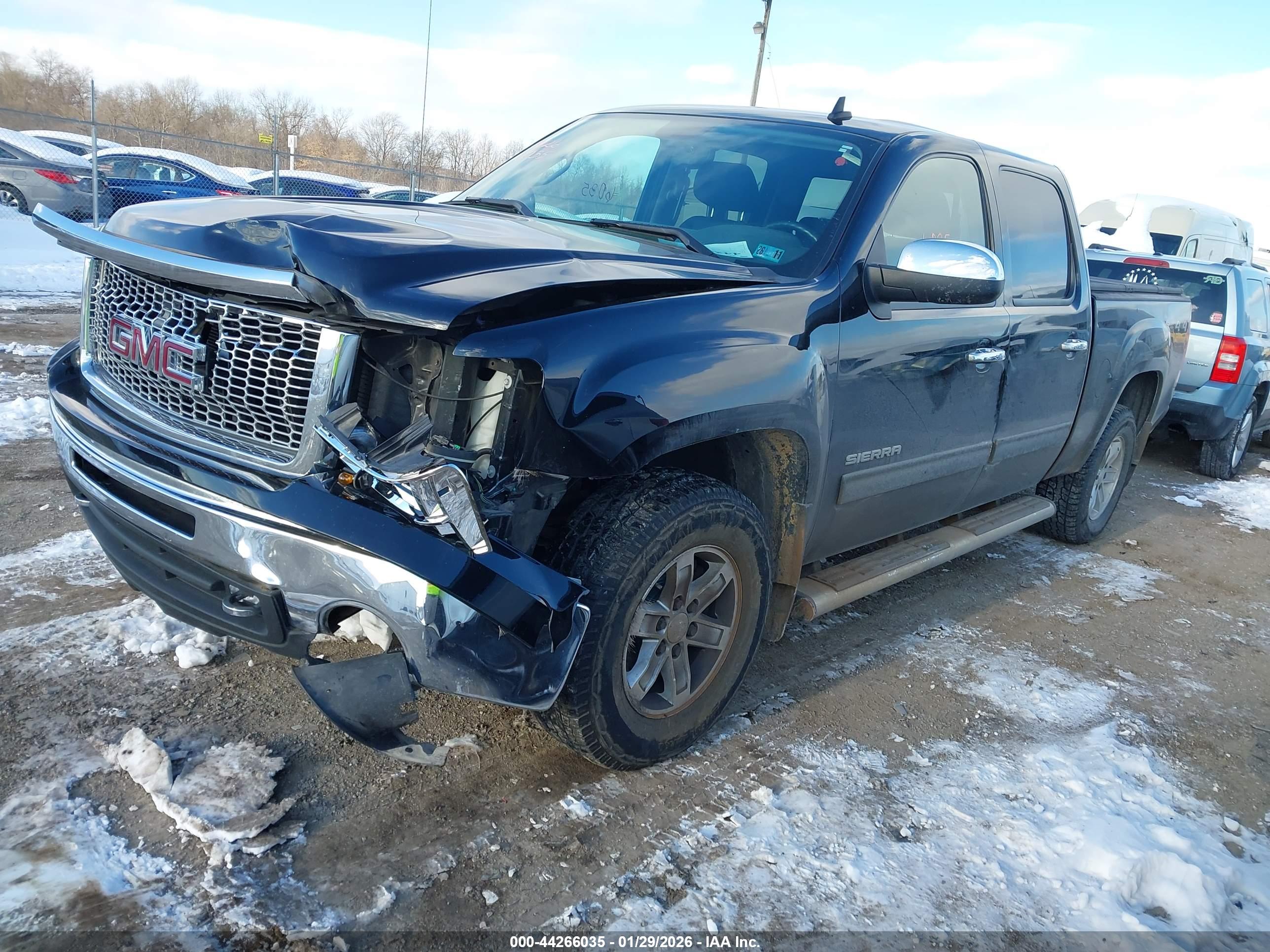 GMC SIERRA image 2