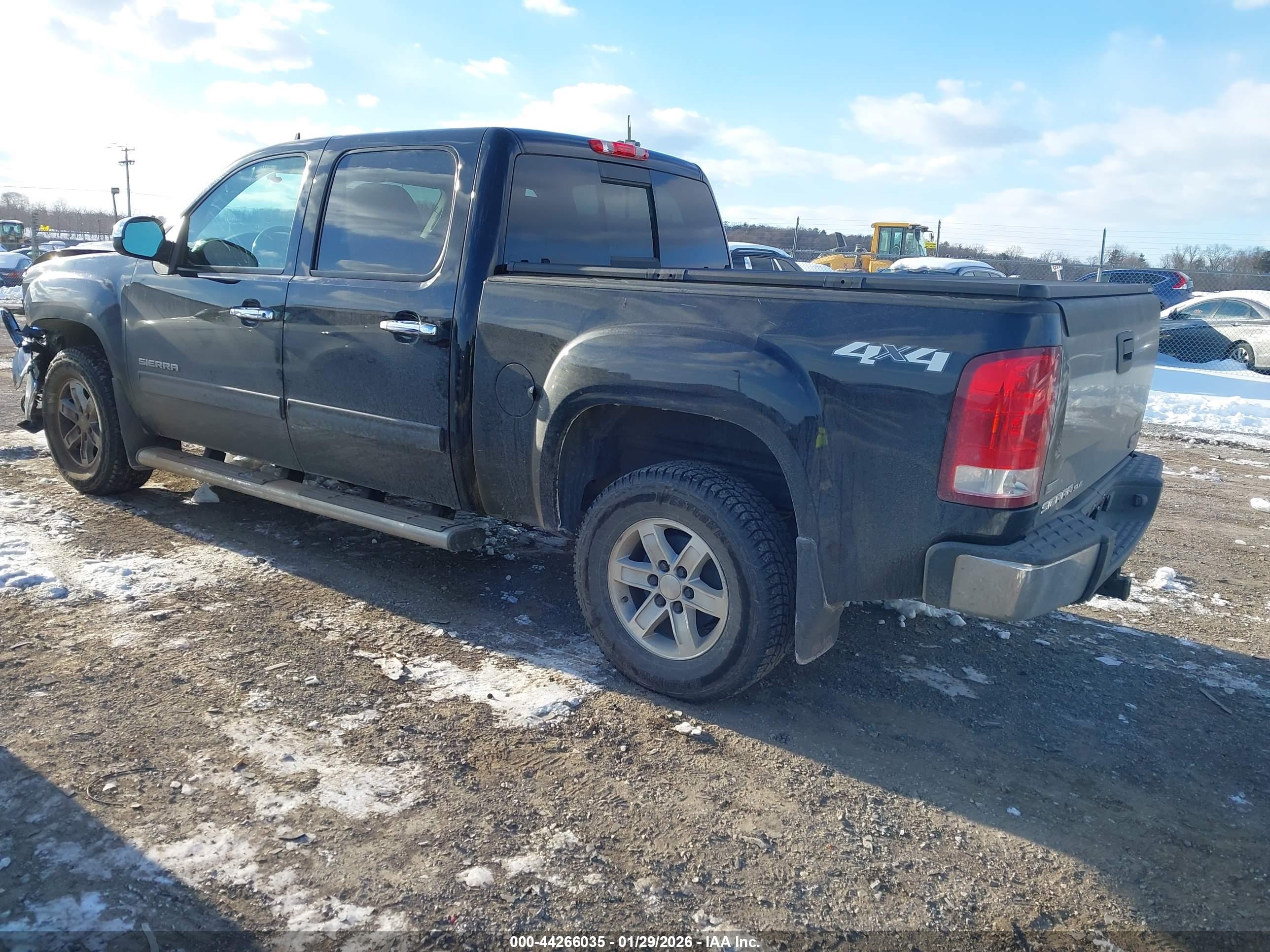 GMC SIERRA image 3