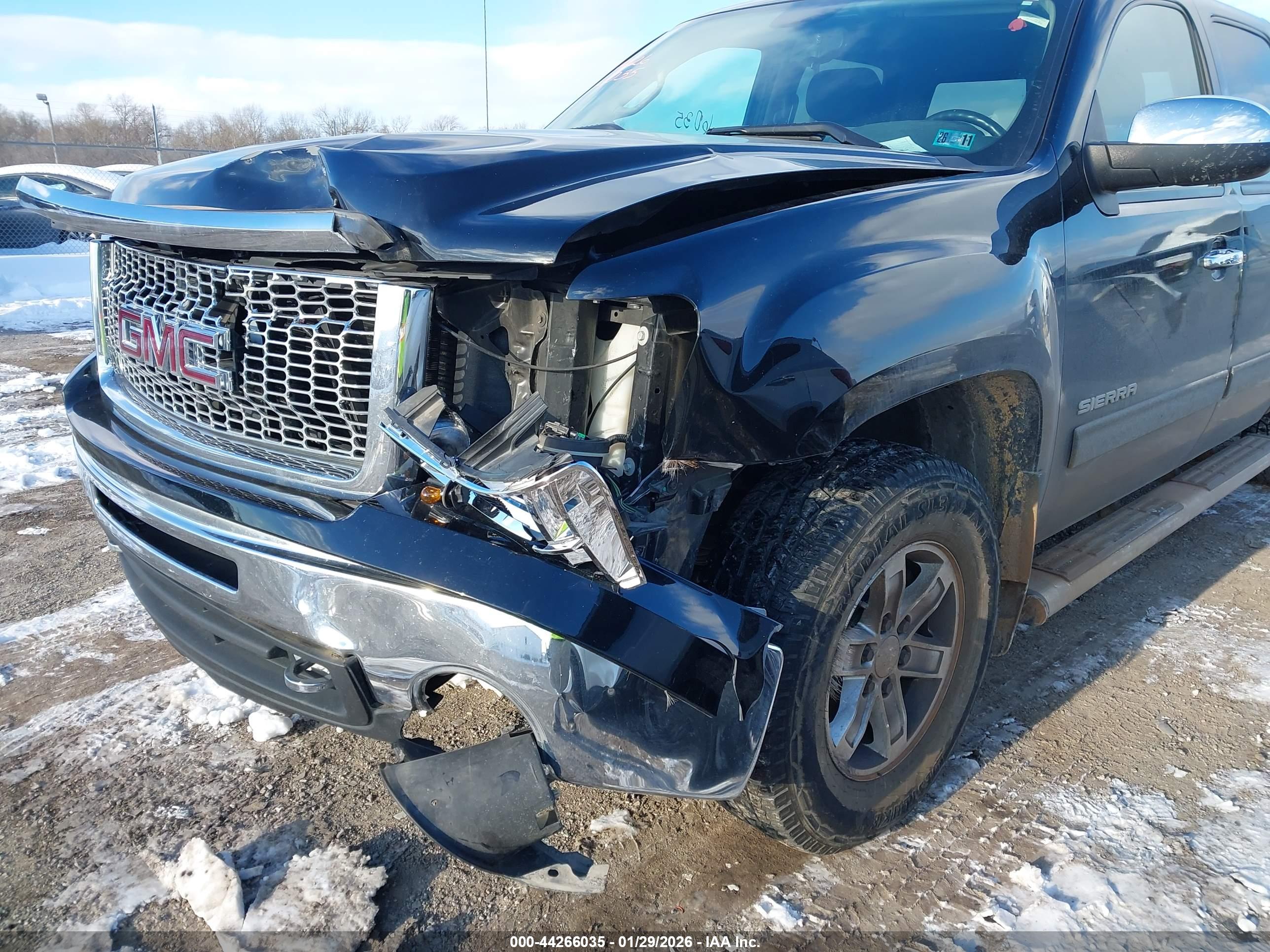 GMC SIERRA image 6