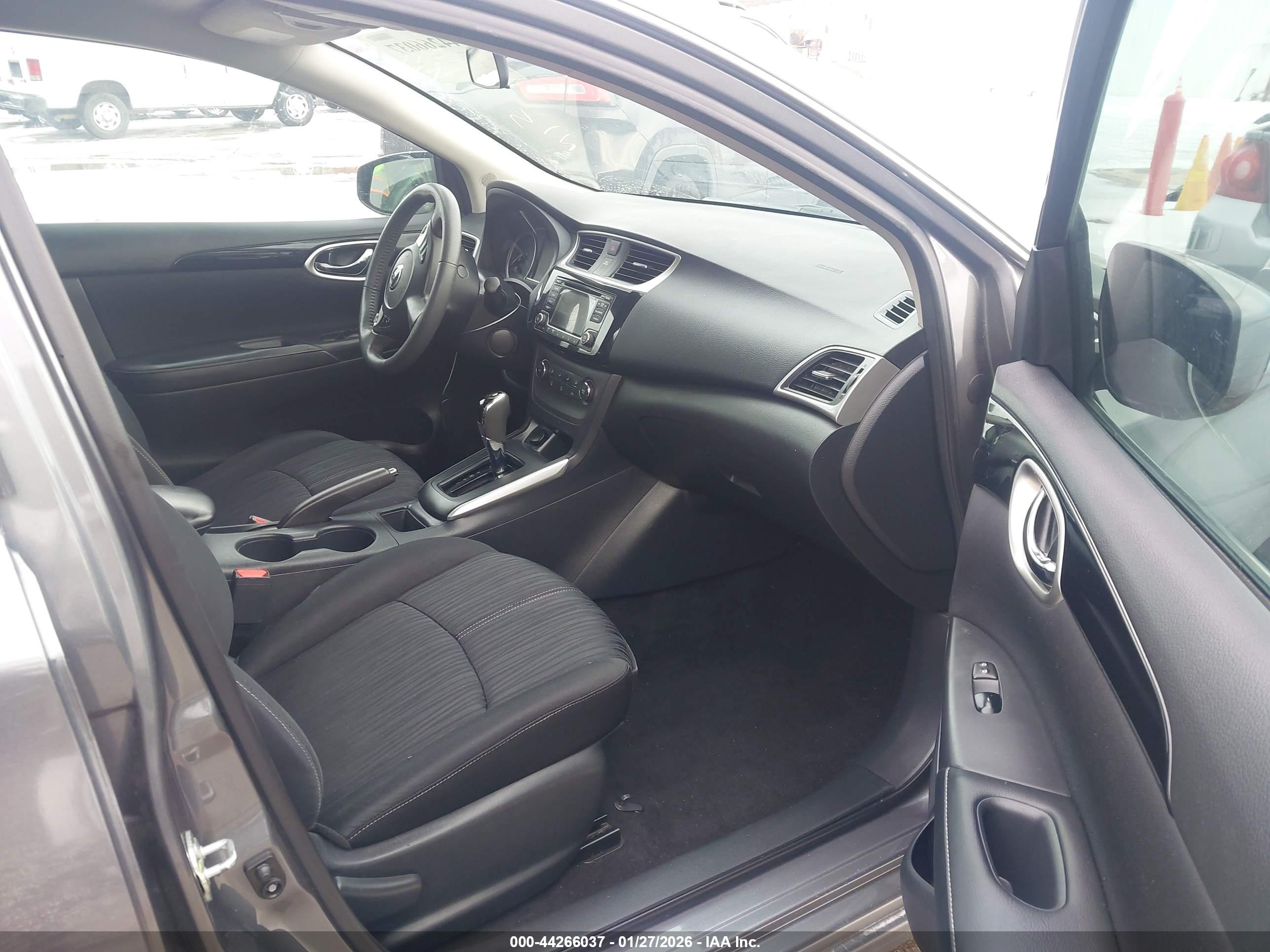 NISSAN SENTRA image 5