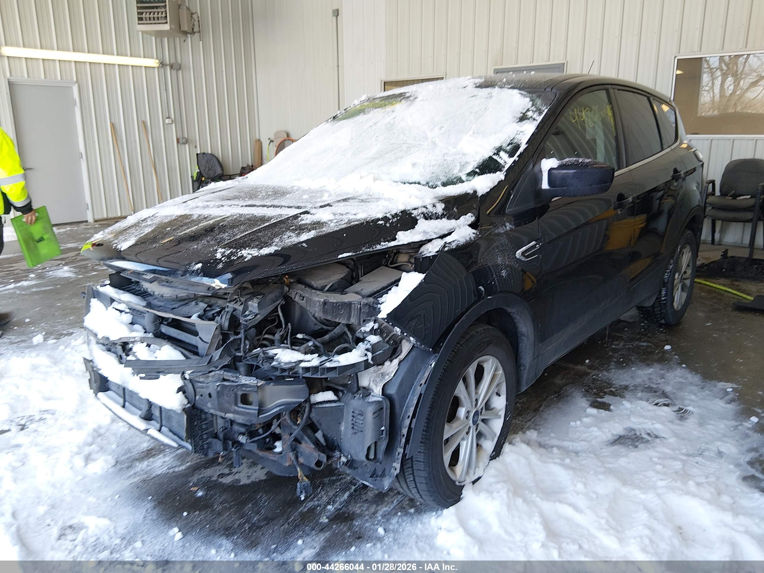 FORD ESCAPE image 2