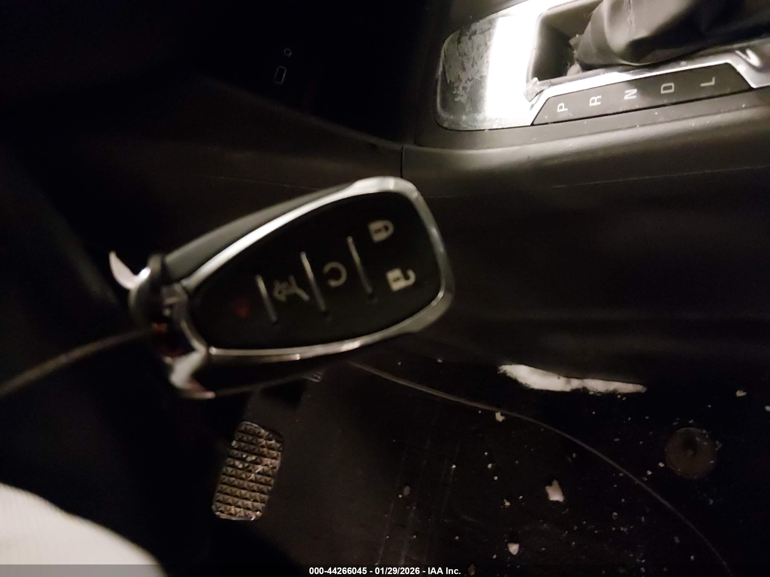 CHEVROLET EQUINOX image 11