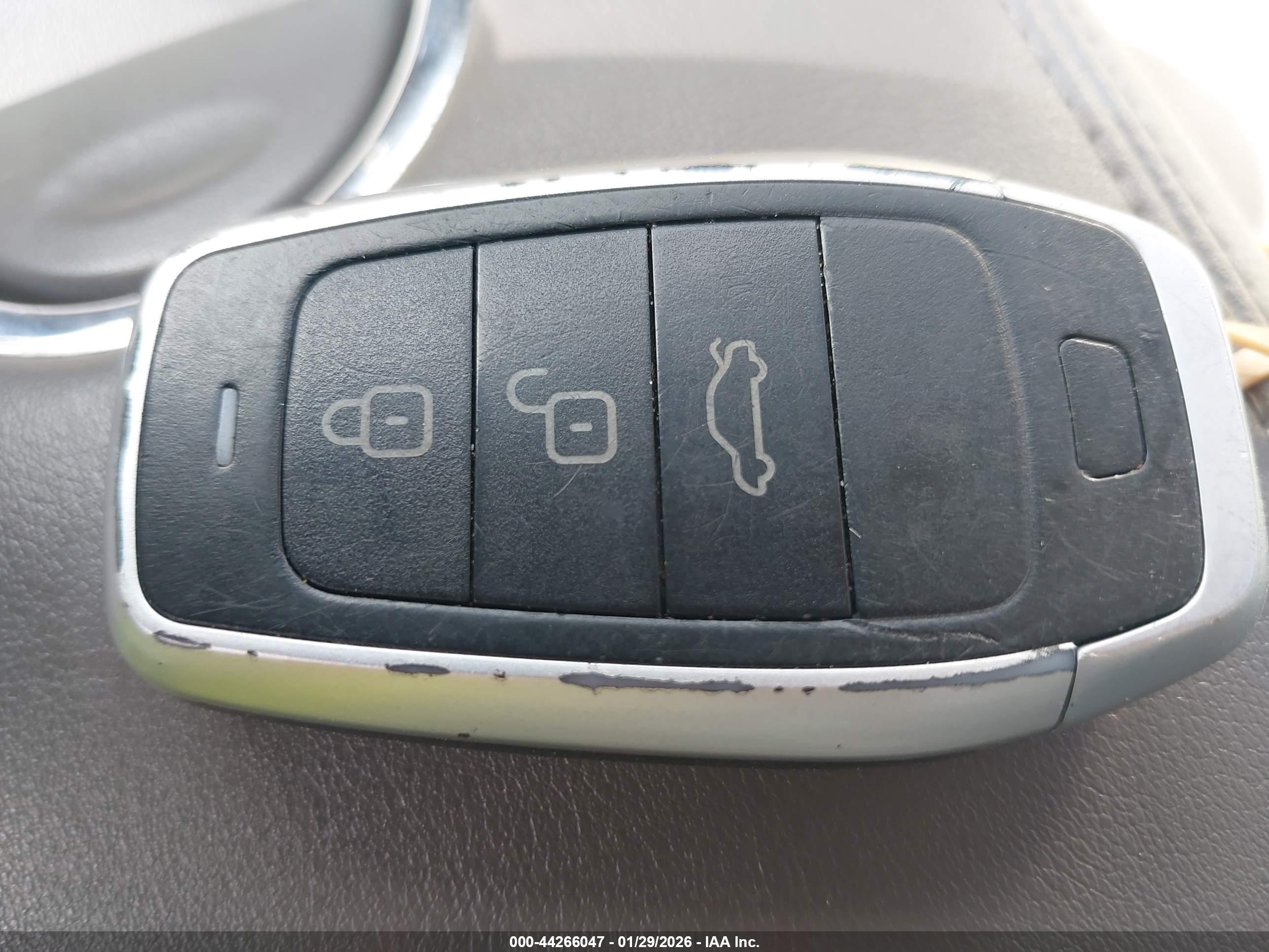 INFINITI Q40 image 11