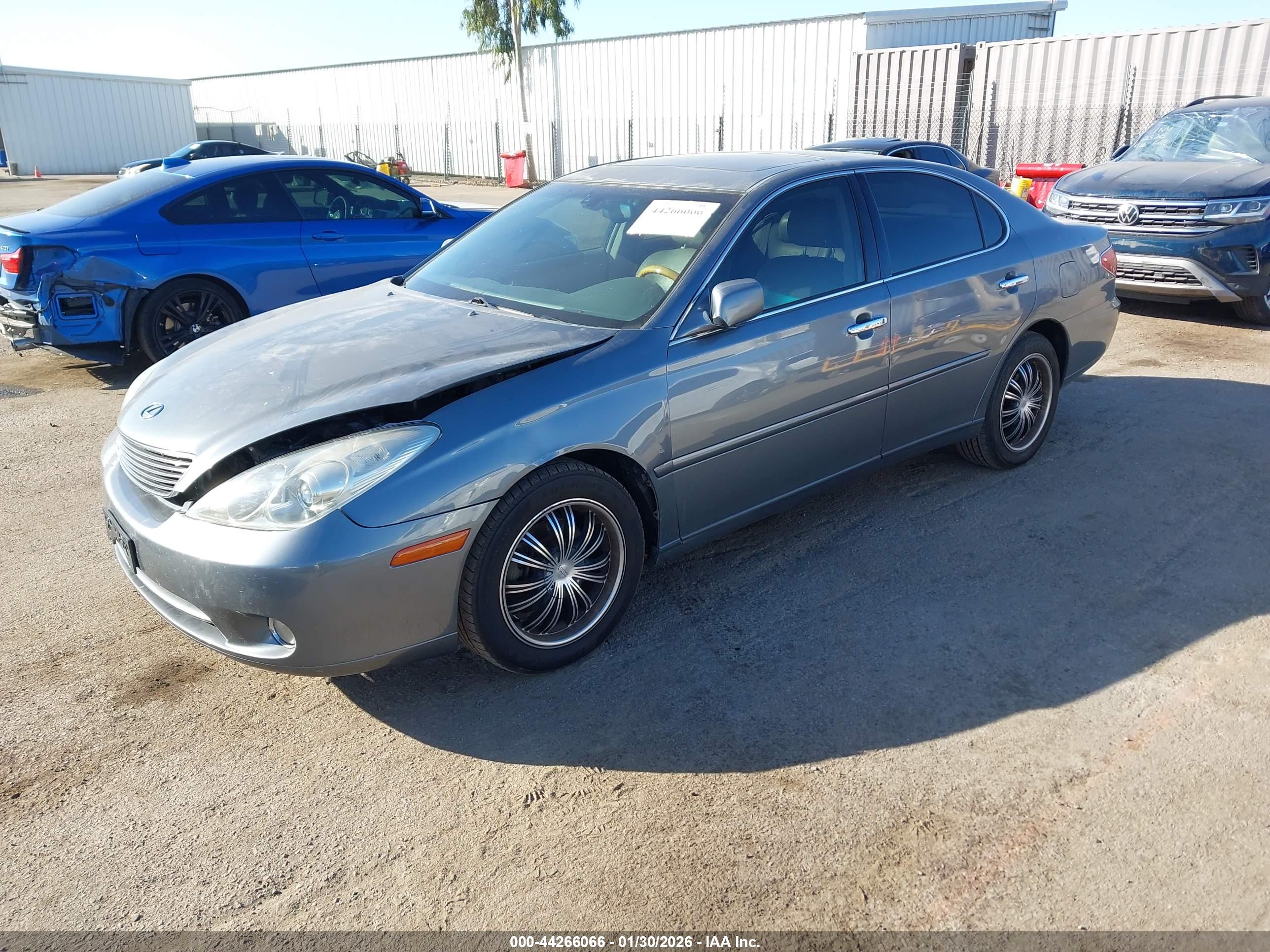 LEXUS ES image 2