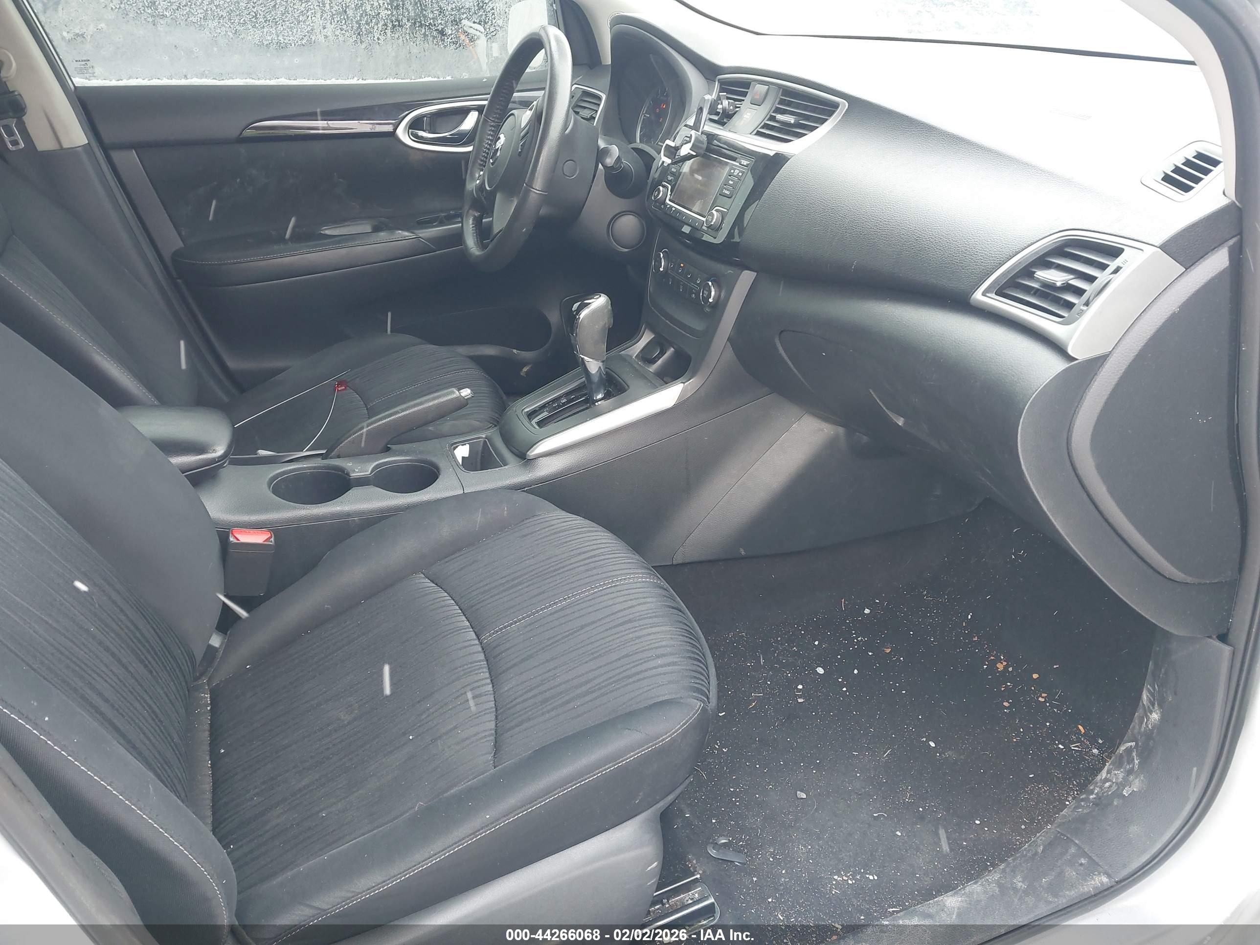 NISSAN SENTRA image 5