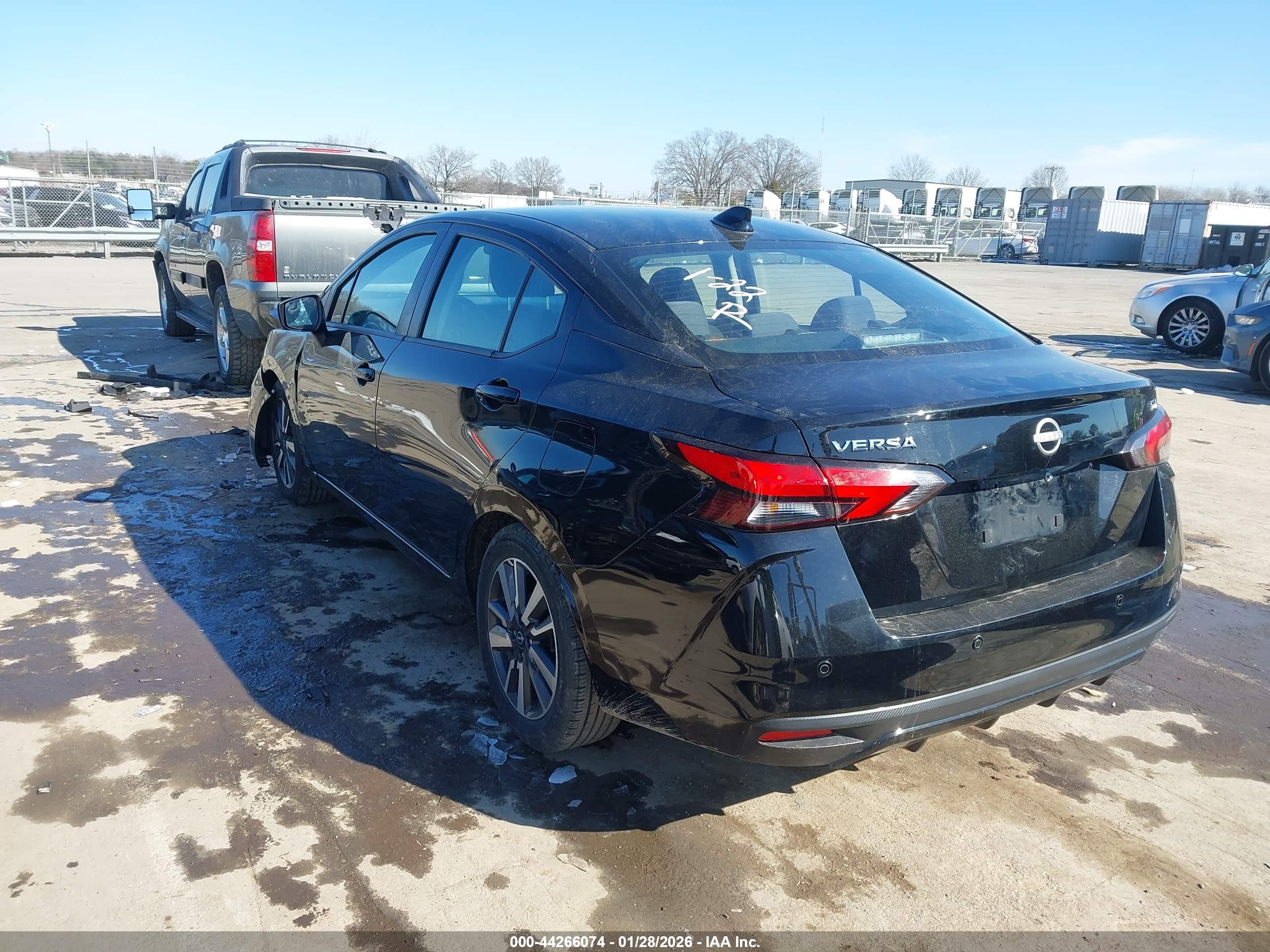 NISSAN VERSA image 3
