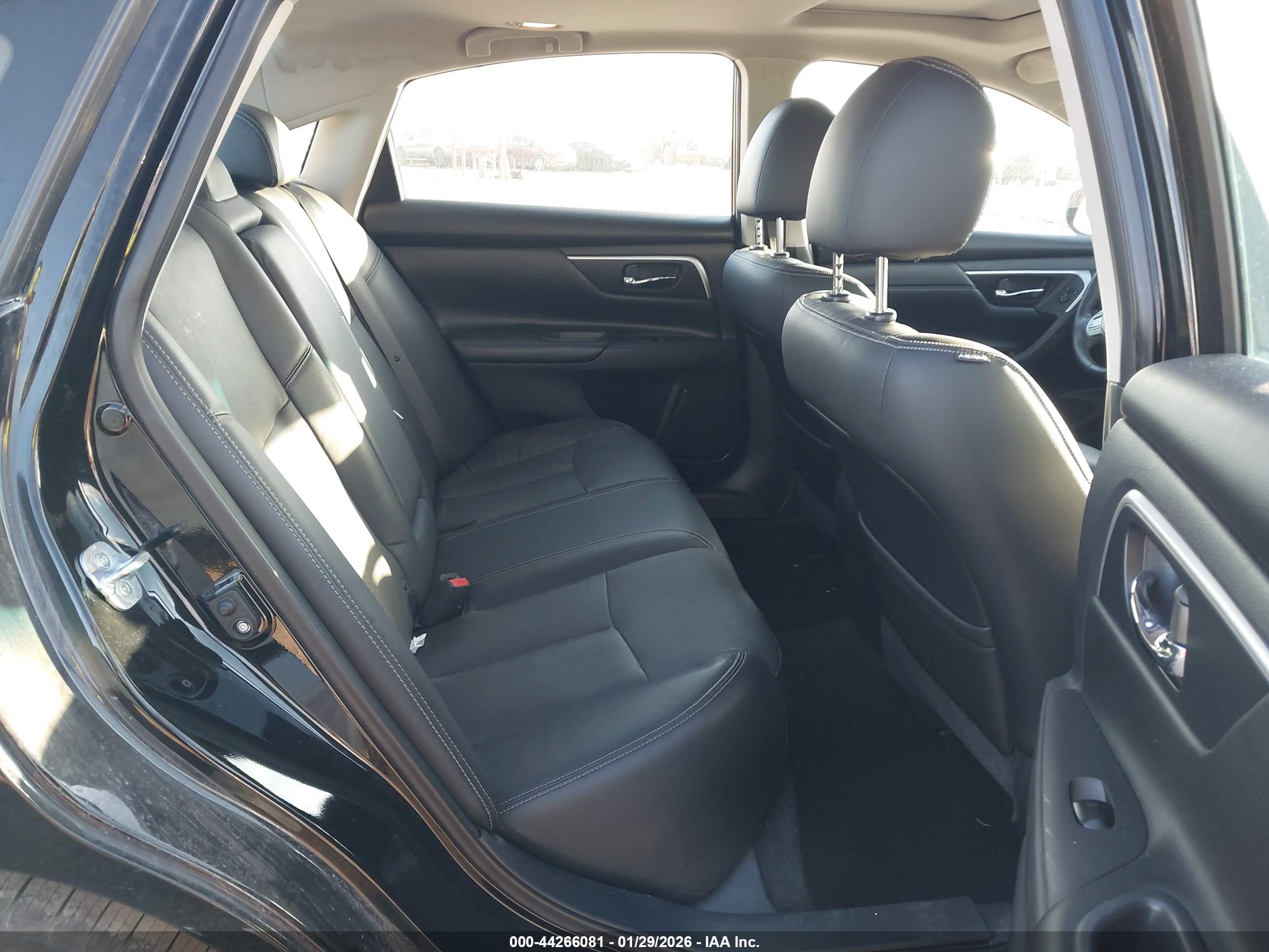 NISSAN ALTIMA image 8